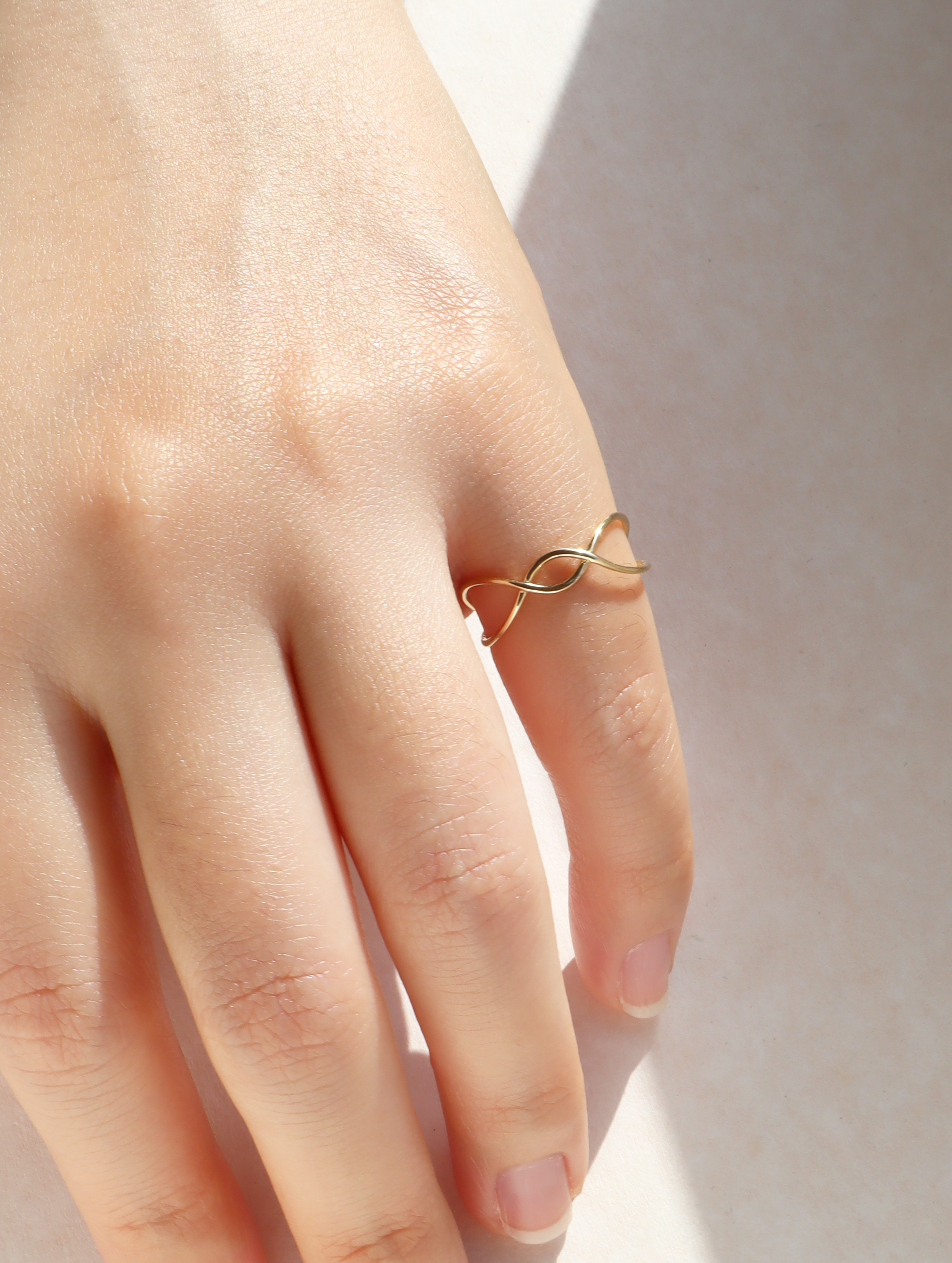 10K/線型流線戒指