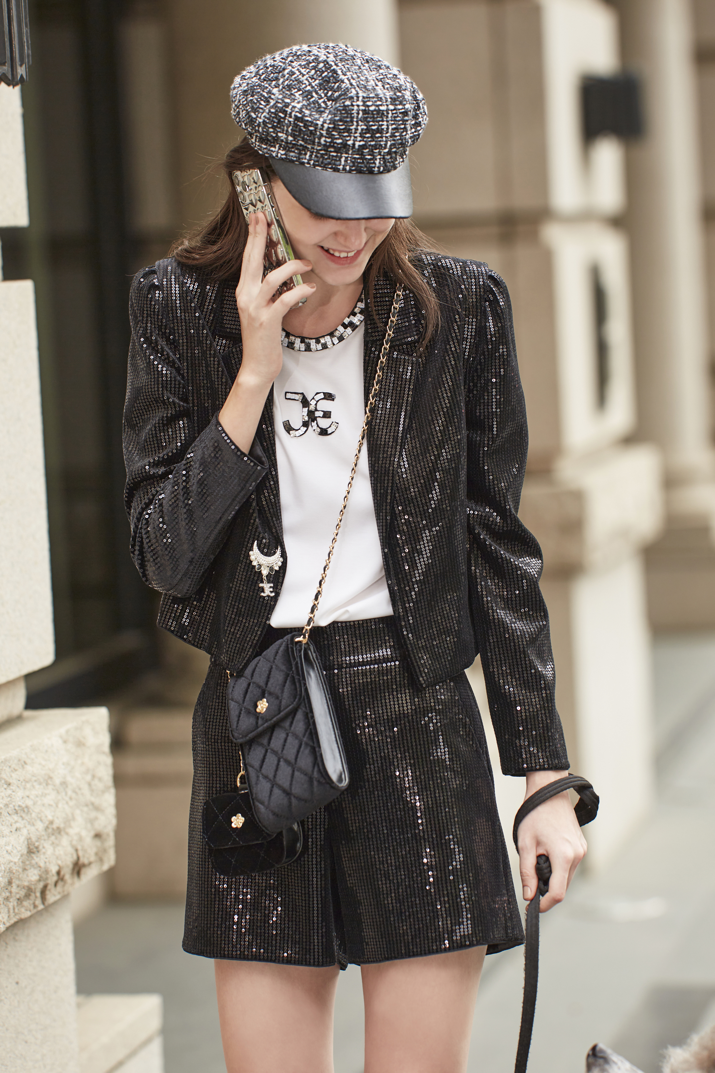 BC15012D1旋轉燈亮片短西裝外套(附別針)