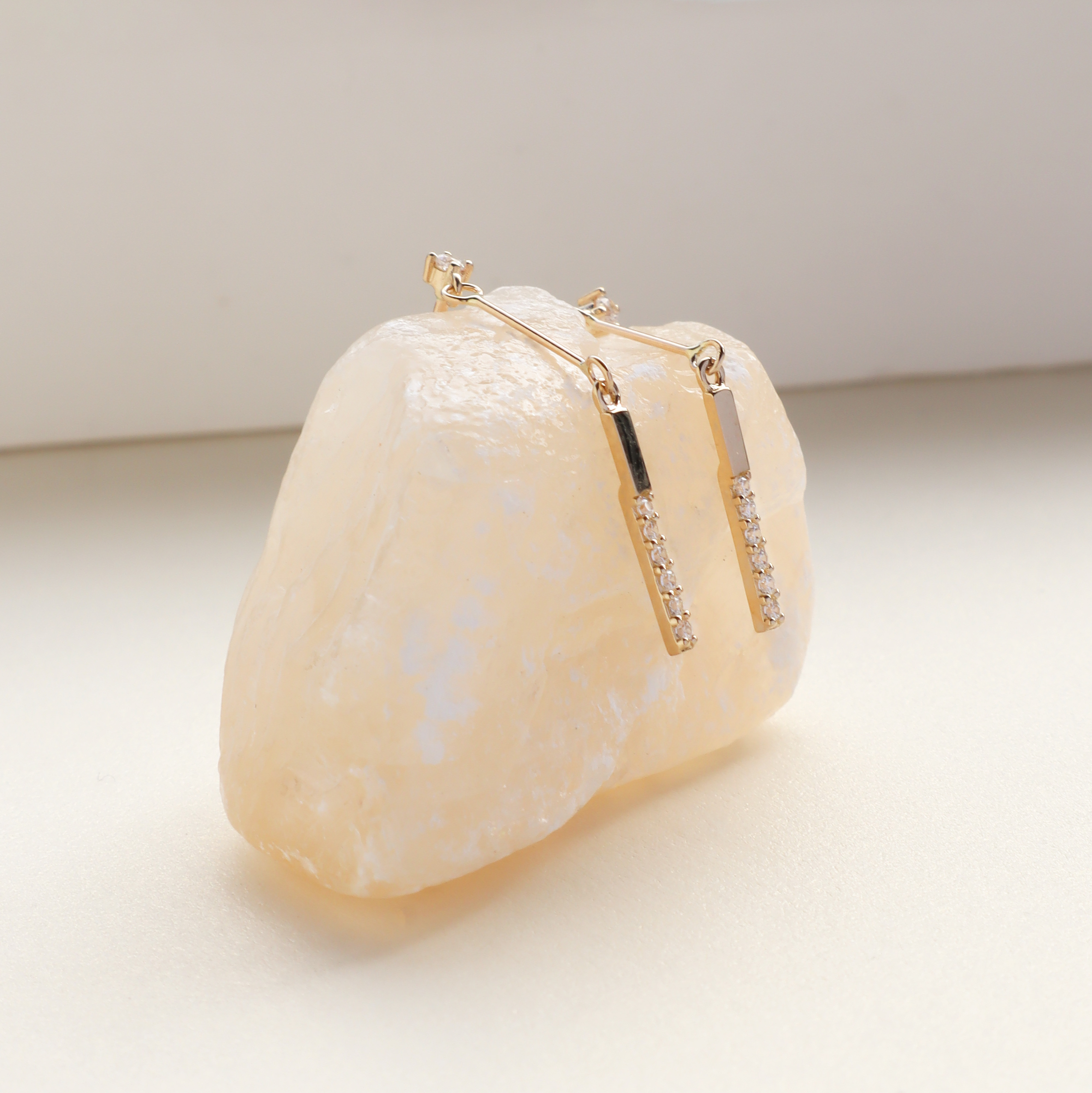 10K/簡約長方垂掛耳環