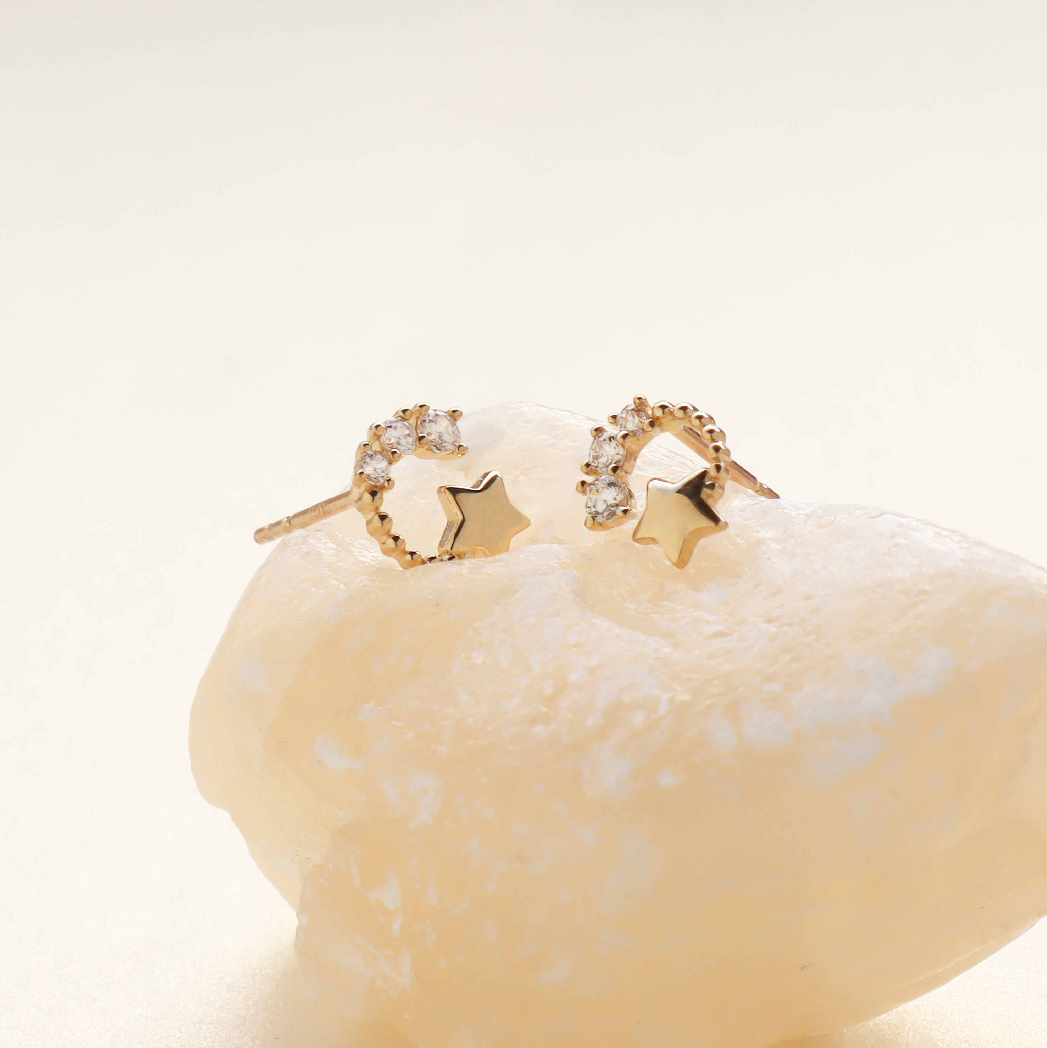 10K/小圓邊星環耳環