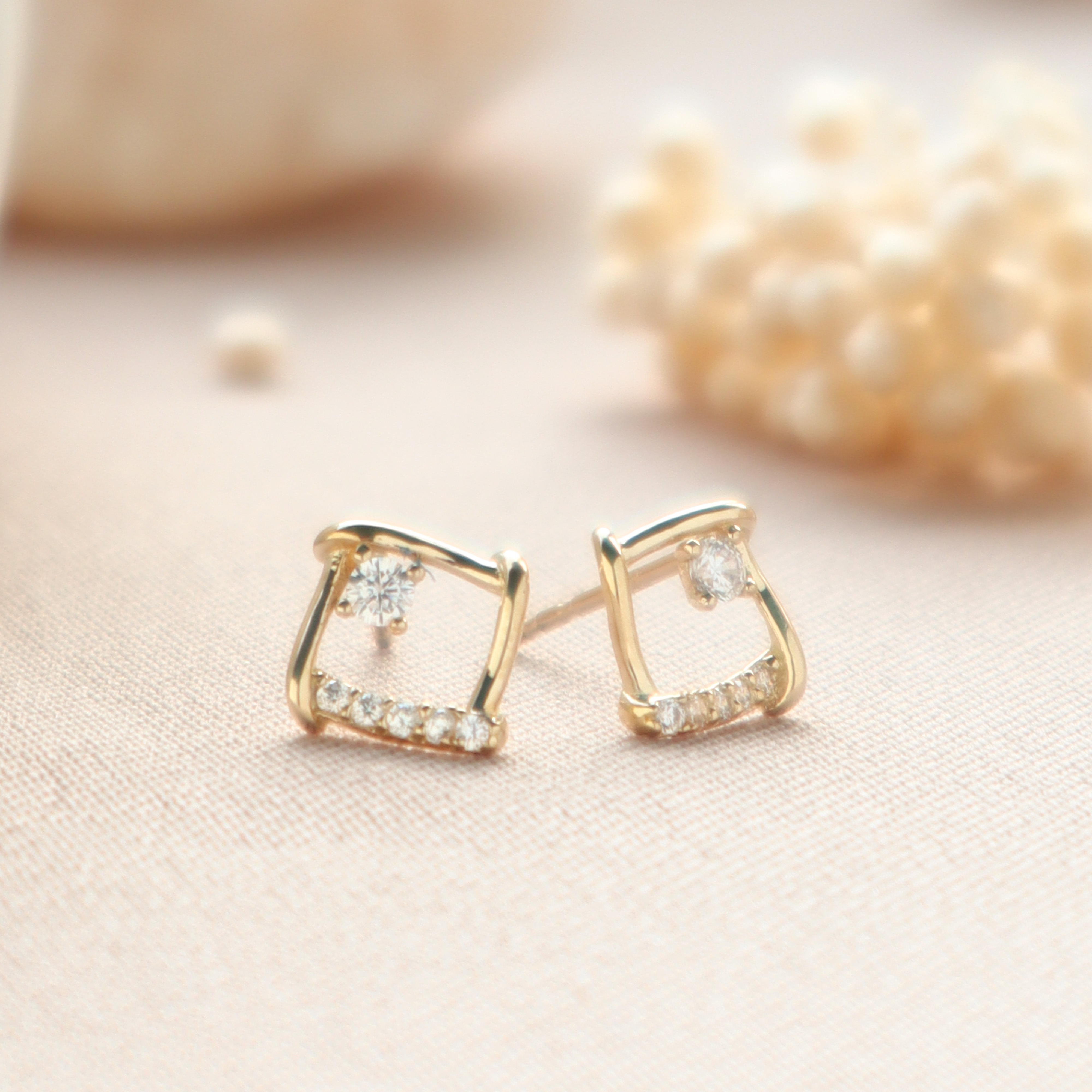 10K/典雅流線方格耳環