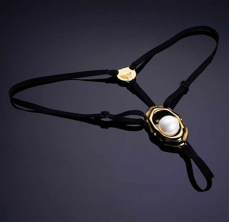 UPKO,義大利 UPKO,UPKO 濕漉漉的眼系列,調教時尚,調教,調教扮演,BDSM,SM,親密關係,格雷,角色扮演,捆綁,禮物,繩縛,束縛,綁帶,口球,手拍,頸圈,項圈,牽引鏈,手銬,腳銬,馬鞭