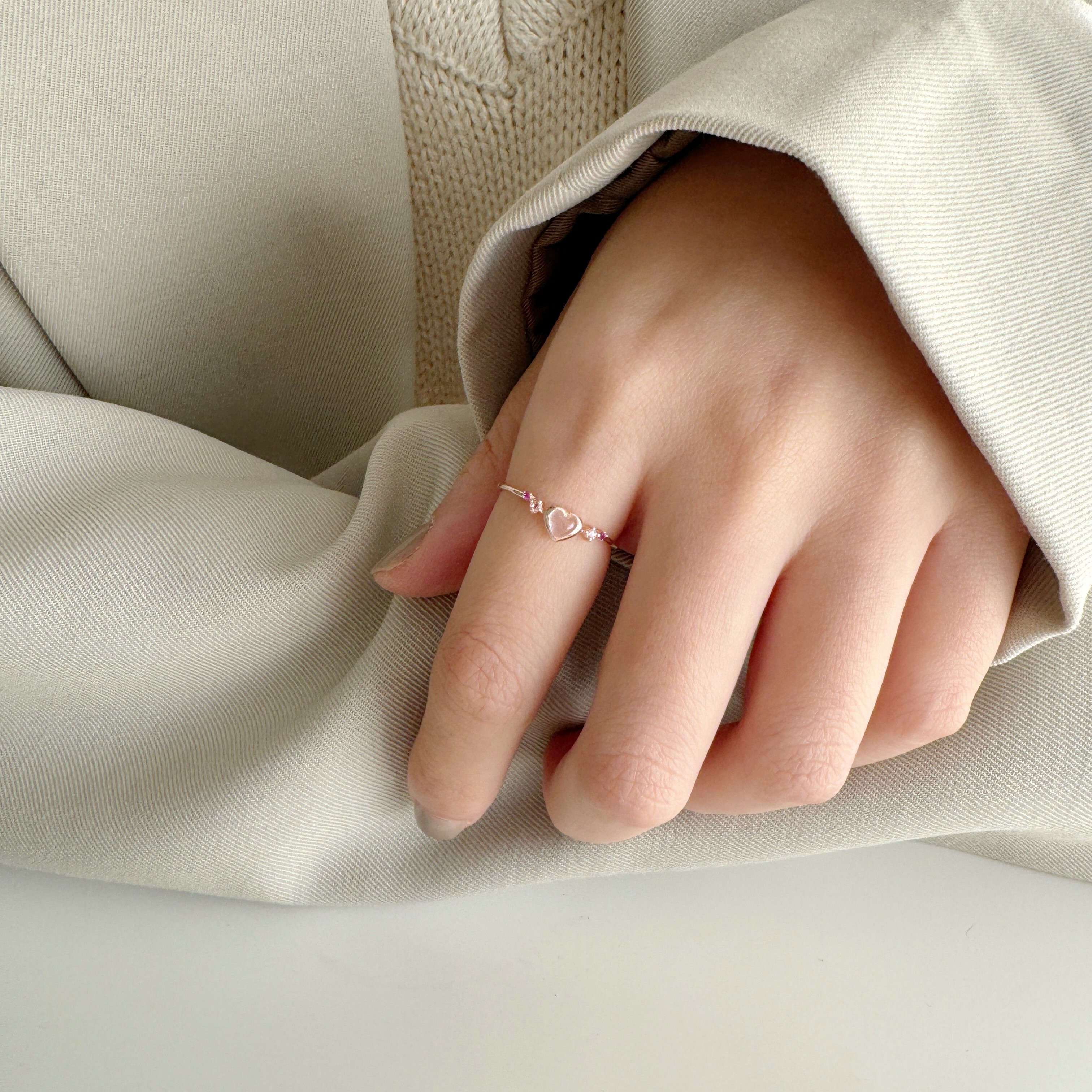 QQ heart流星粉晶微V形戒指