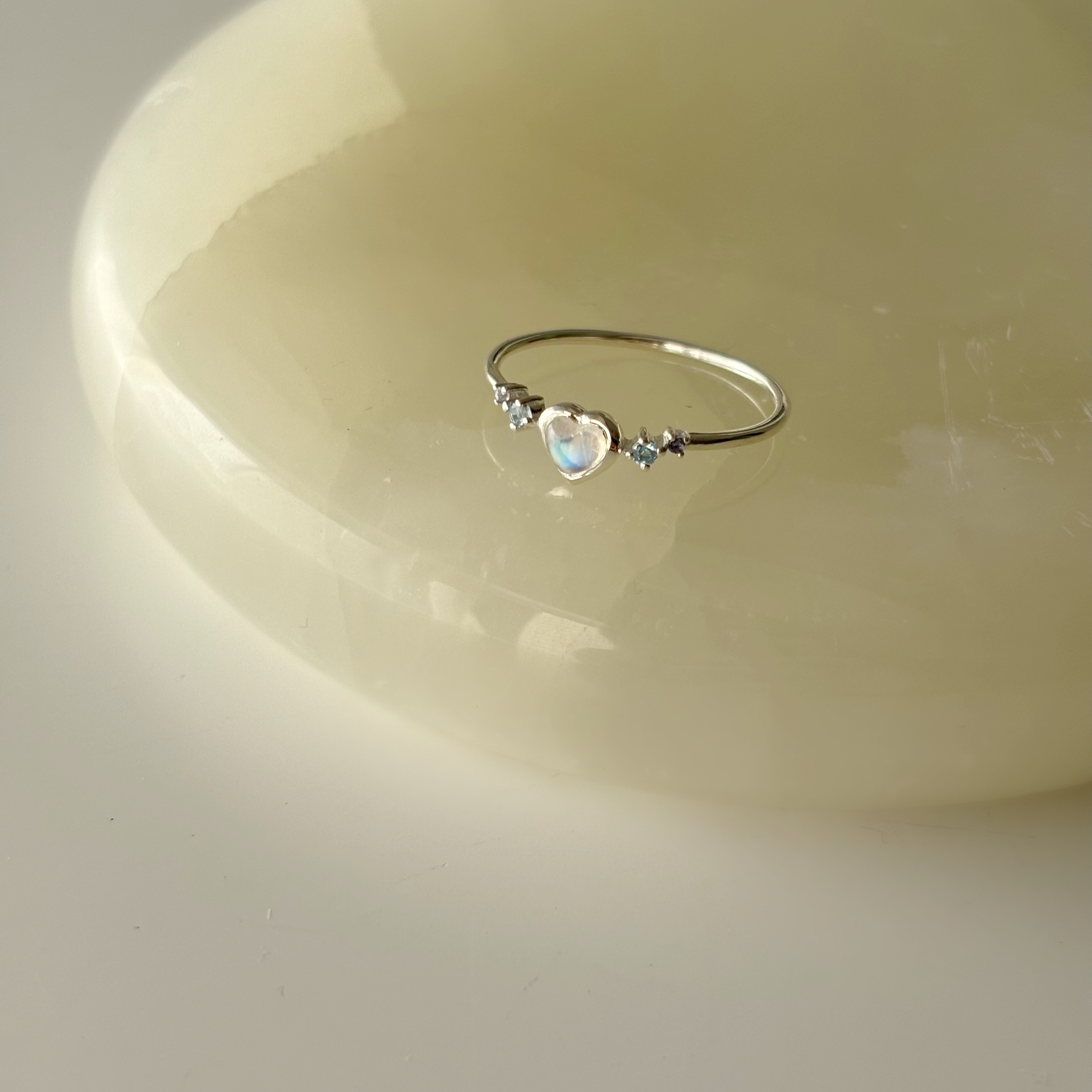 QQ heart流星月光石微V形戒指