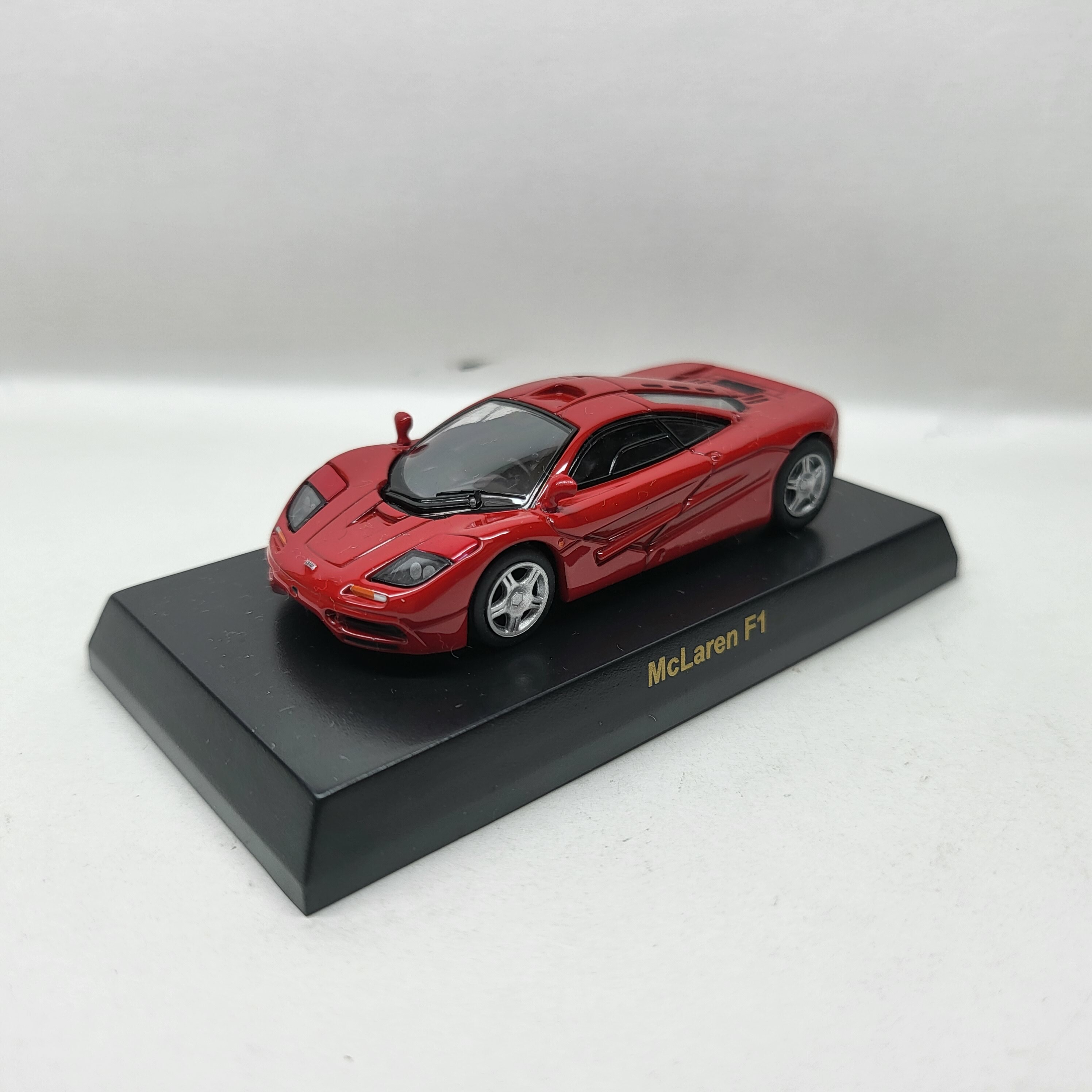 Kyosho 1/64 McLaren F1 Red