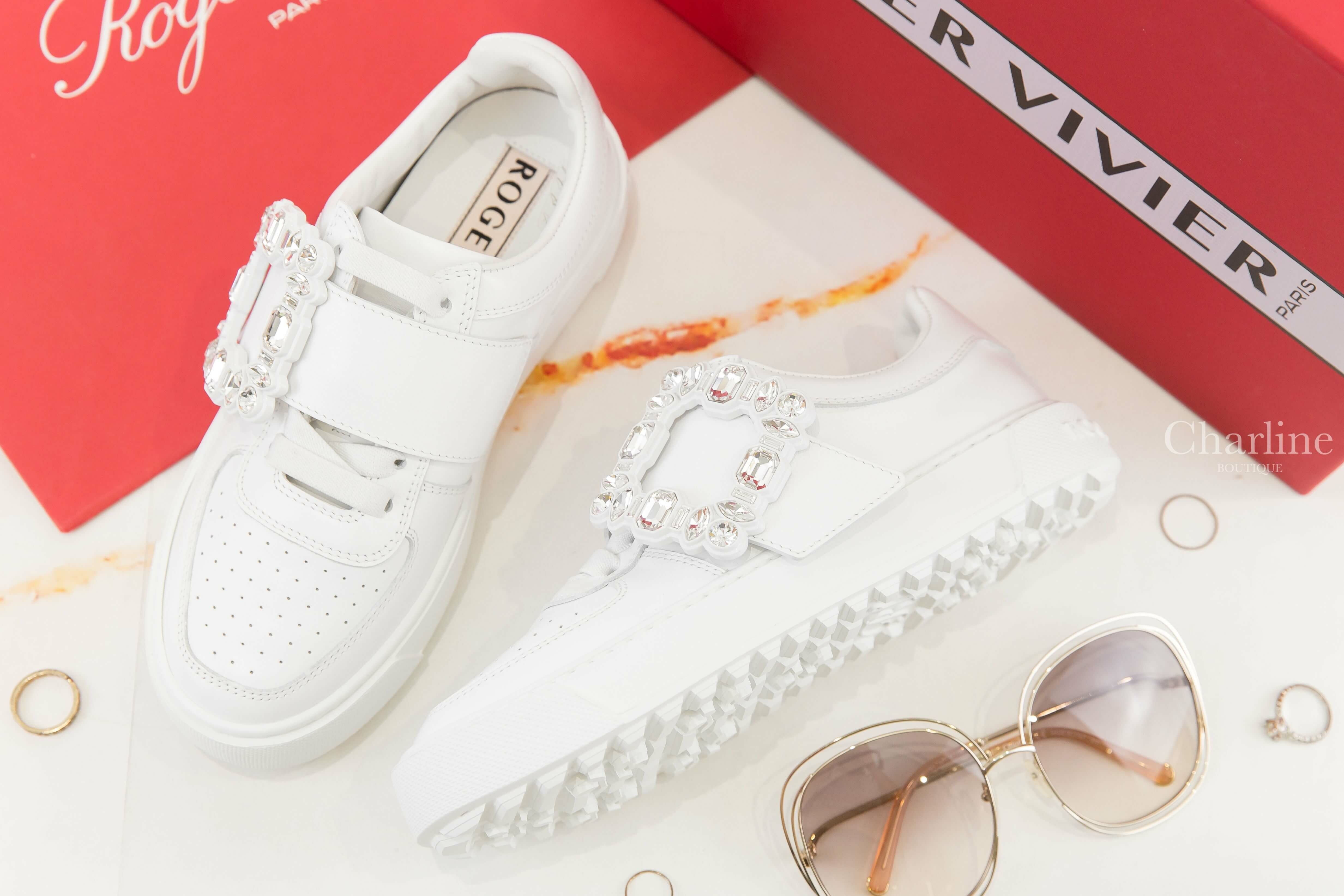Roger Vivier Very Vivier Strass Buckle Sneakers In Leather 白色側邊銀色水晶方釦皮革運動鞋-Charline Boutique 精品代購