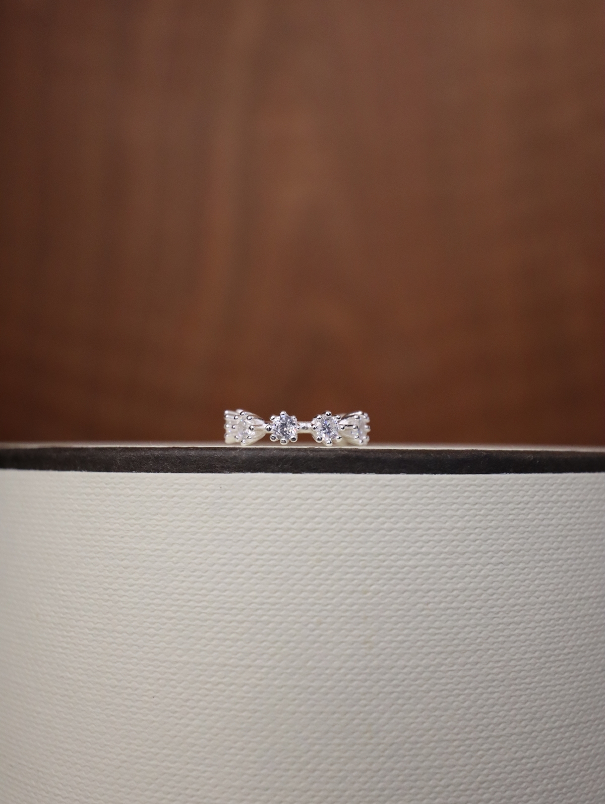 經典爪鑽 (ear-cuff)