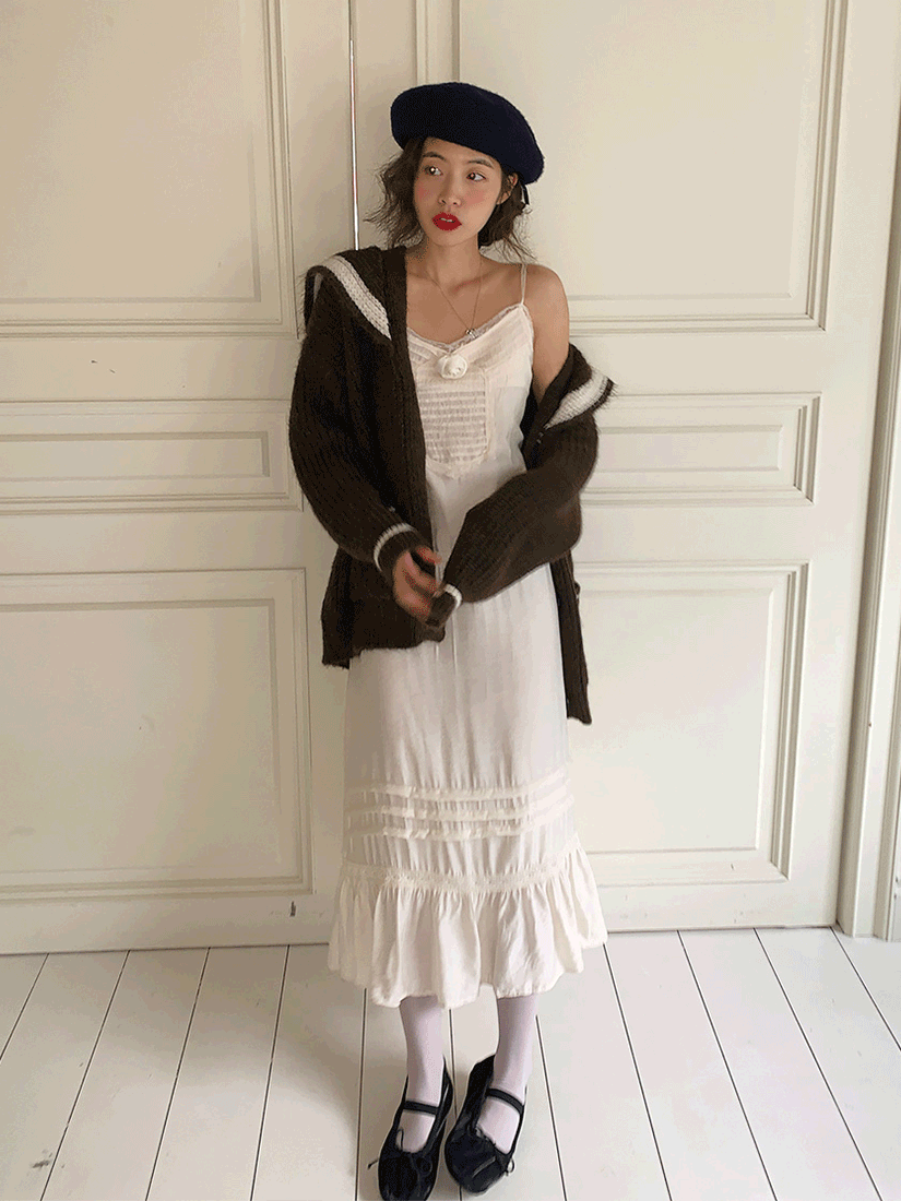 [現貨]復古吊帶荷葉洋裝 [米色 / Free ]