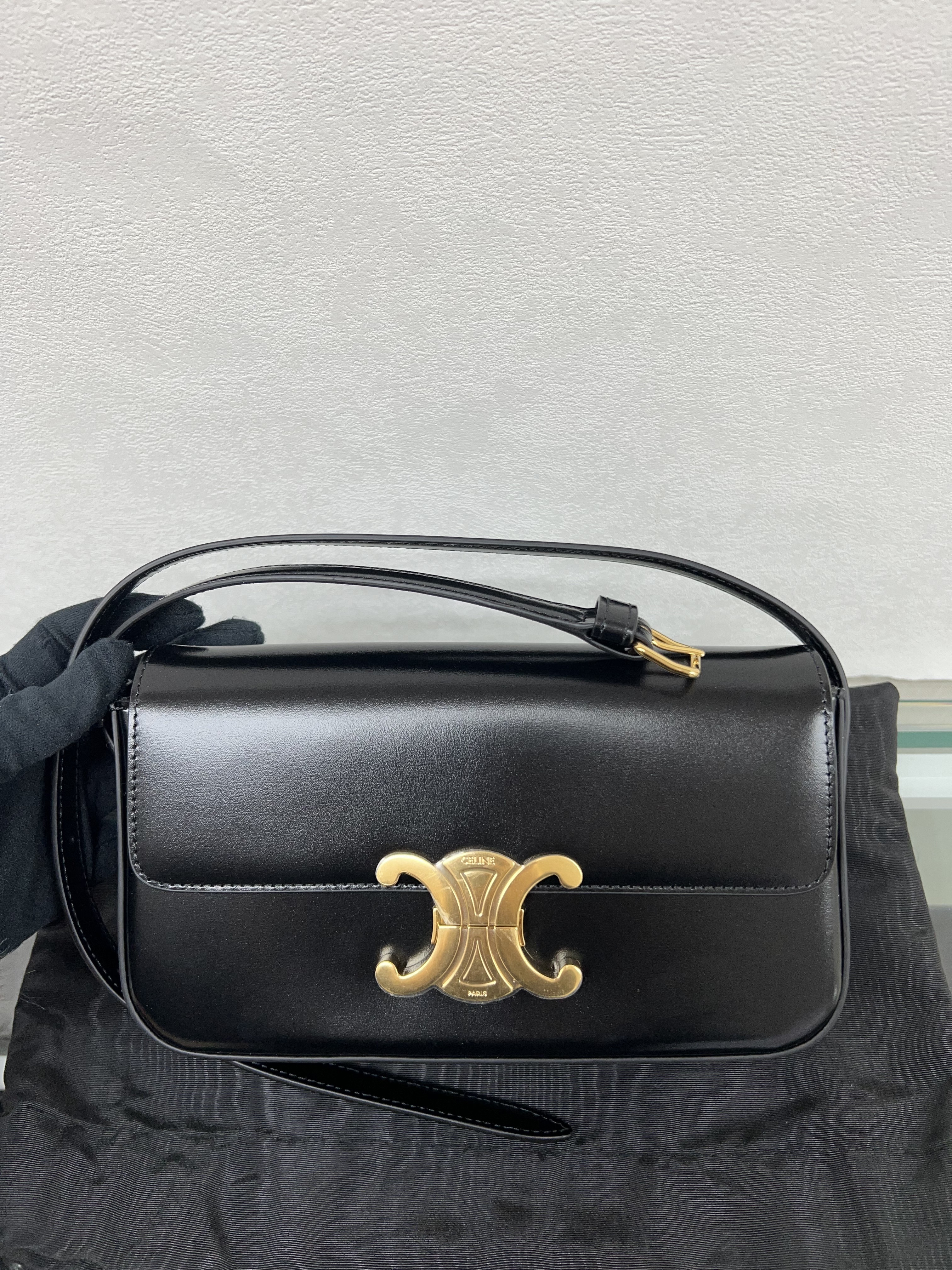 *Unused* Celine triomphe shoulder bag (black)