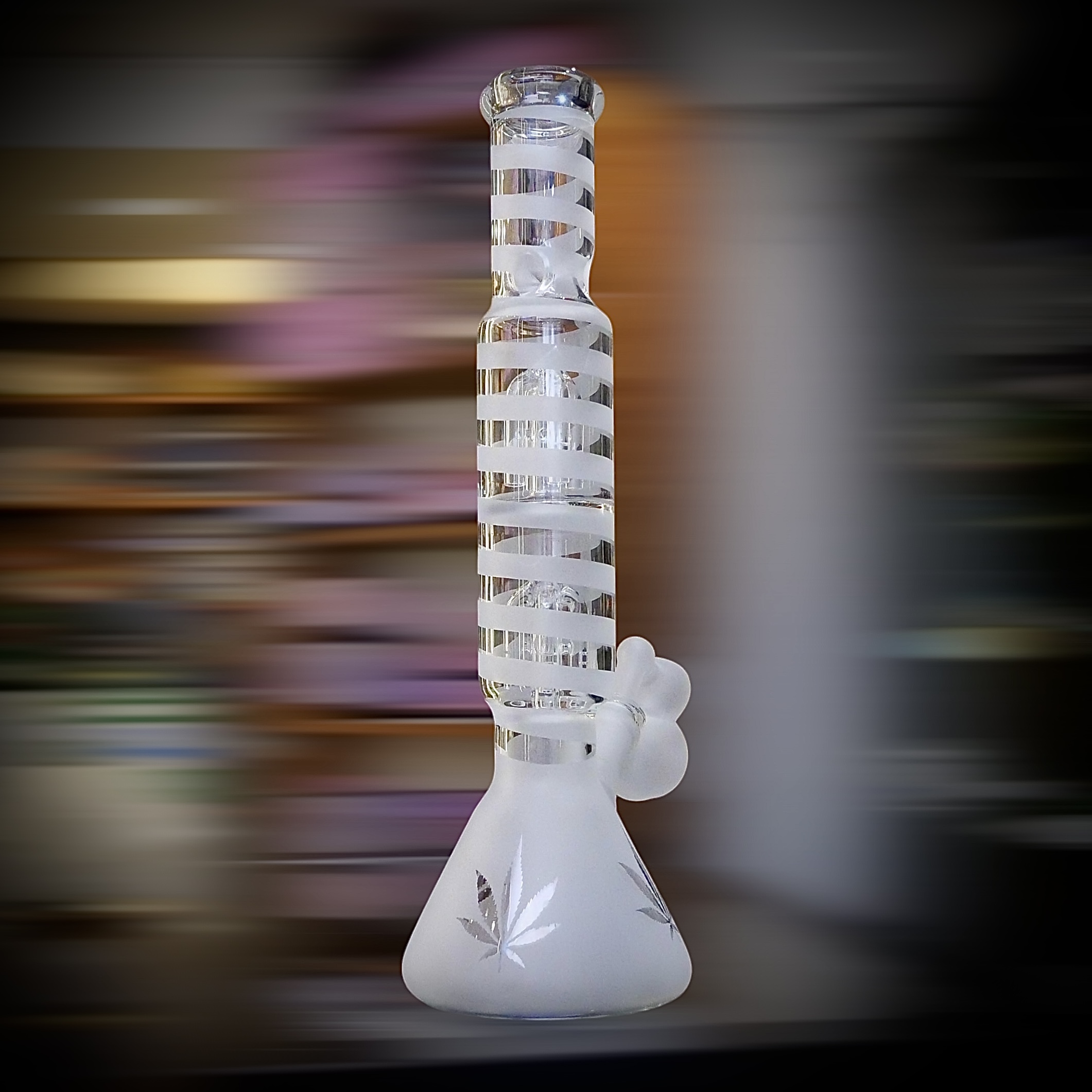 MEDIUM BEAKER WATER PIPE 844
