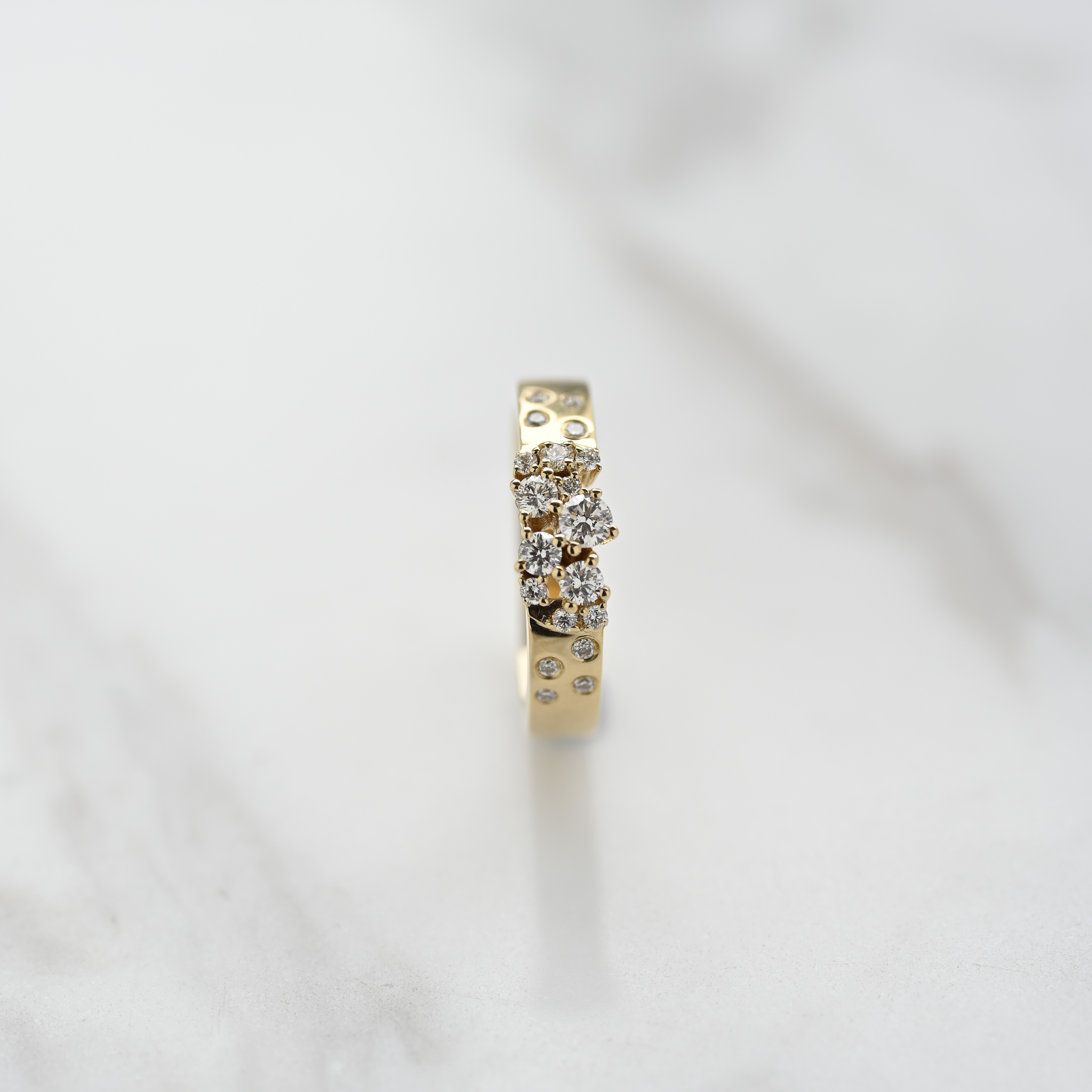 18K Galaxy Bold Diamond Ring