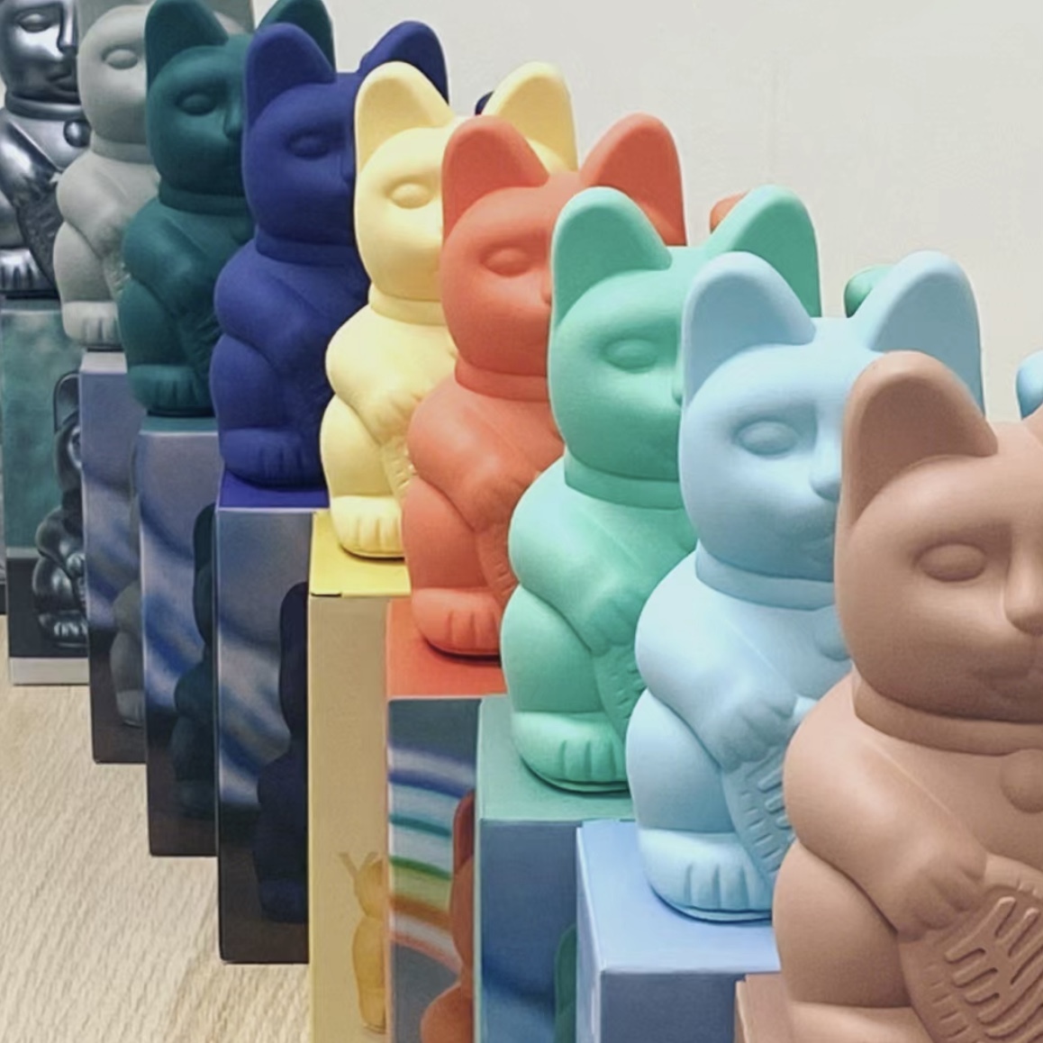 DONKEY Lucky Cats 幸運繽紛自動招手招財貓 一般款 15cm