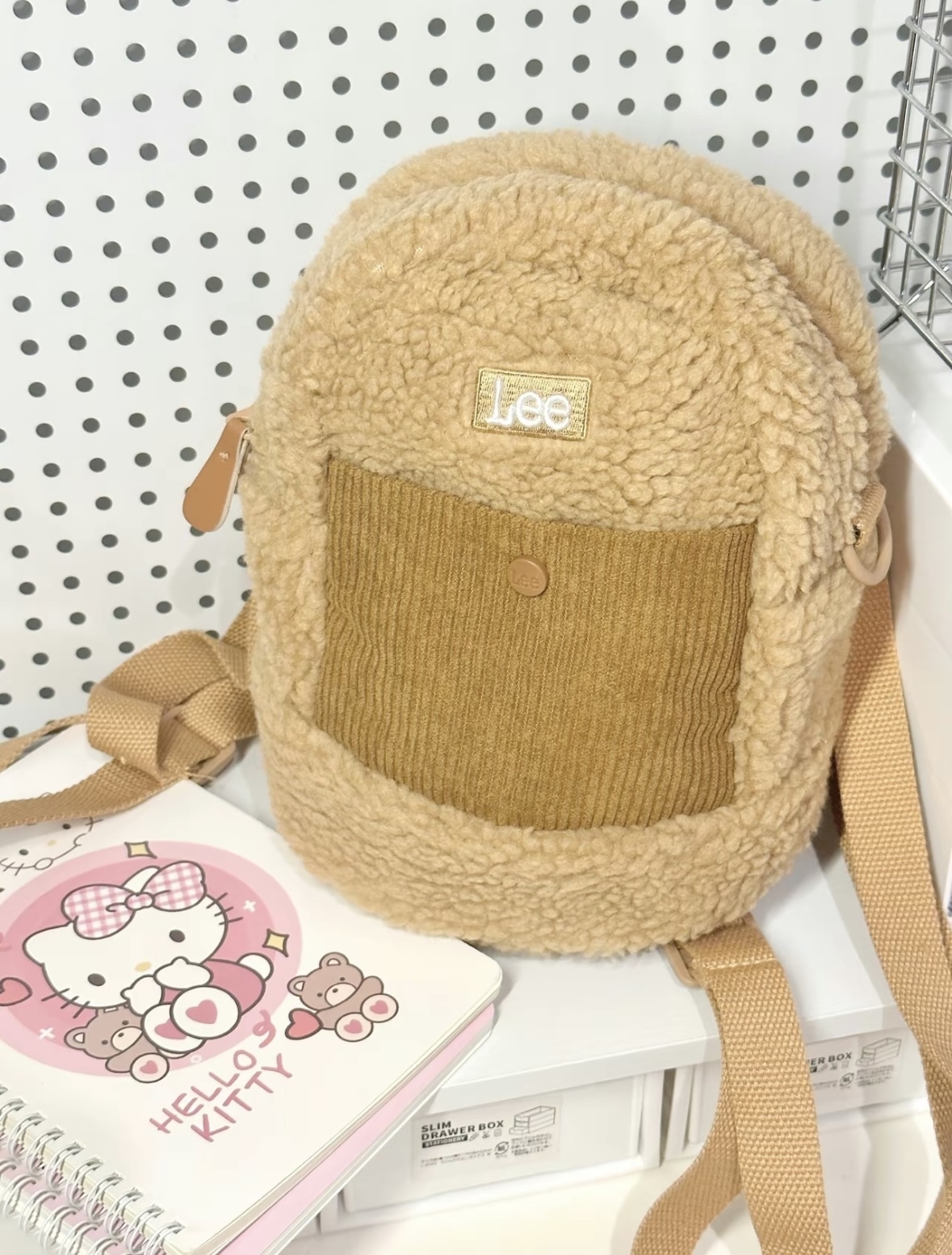 Lee 羊羔絨後揹包 肩背包 手提包 側背包 多背法 米白色 棕色 櫻花粉色/預購