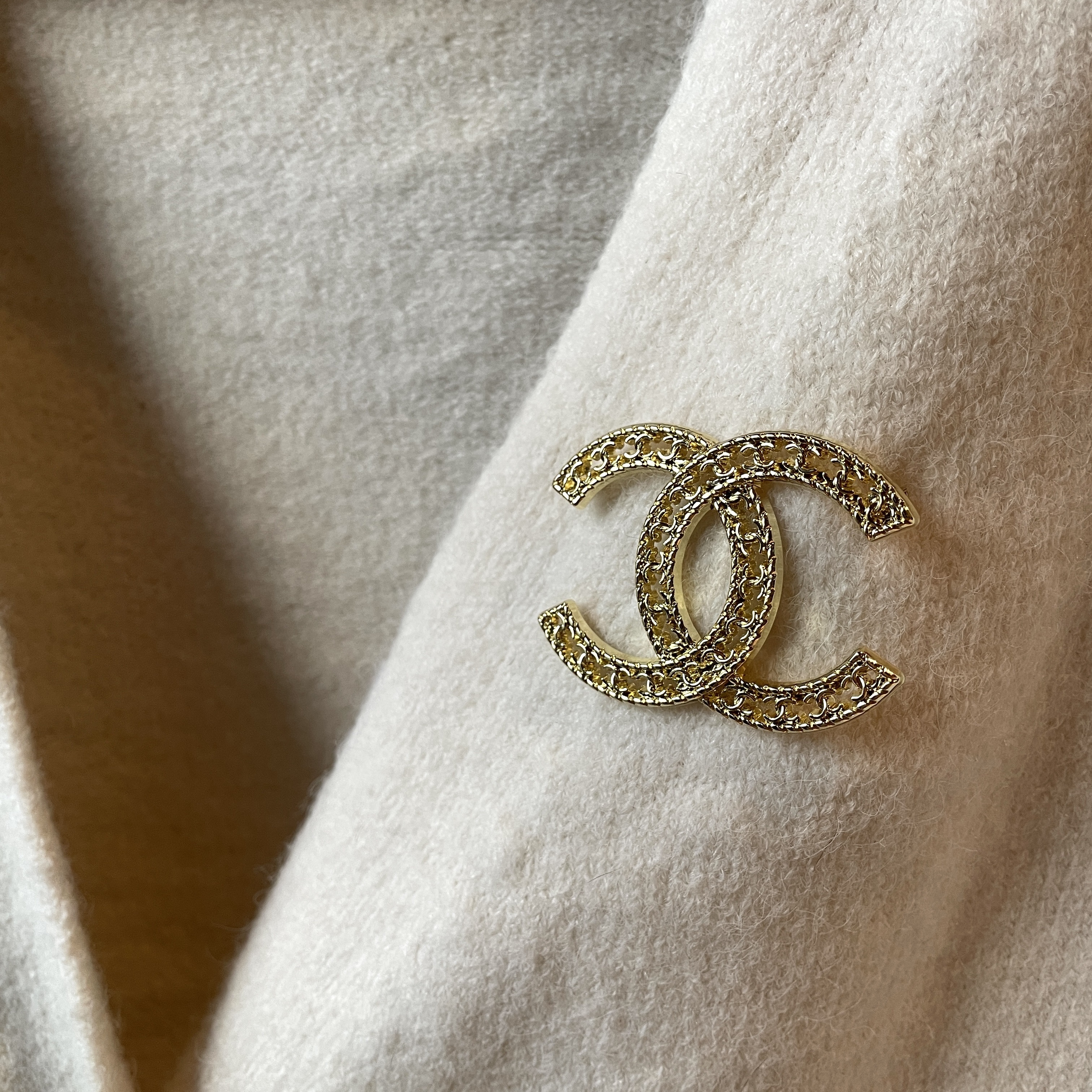 香奶奶小雙c 重磅一體金框定製胸針