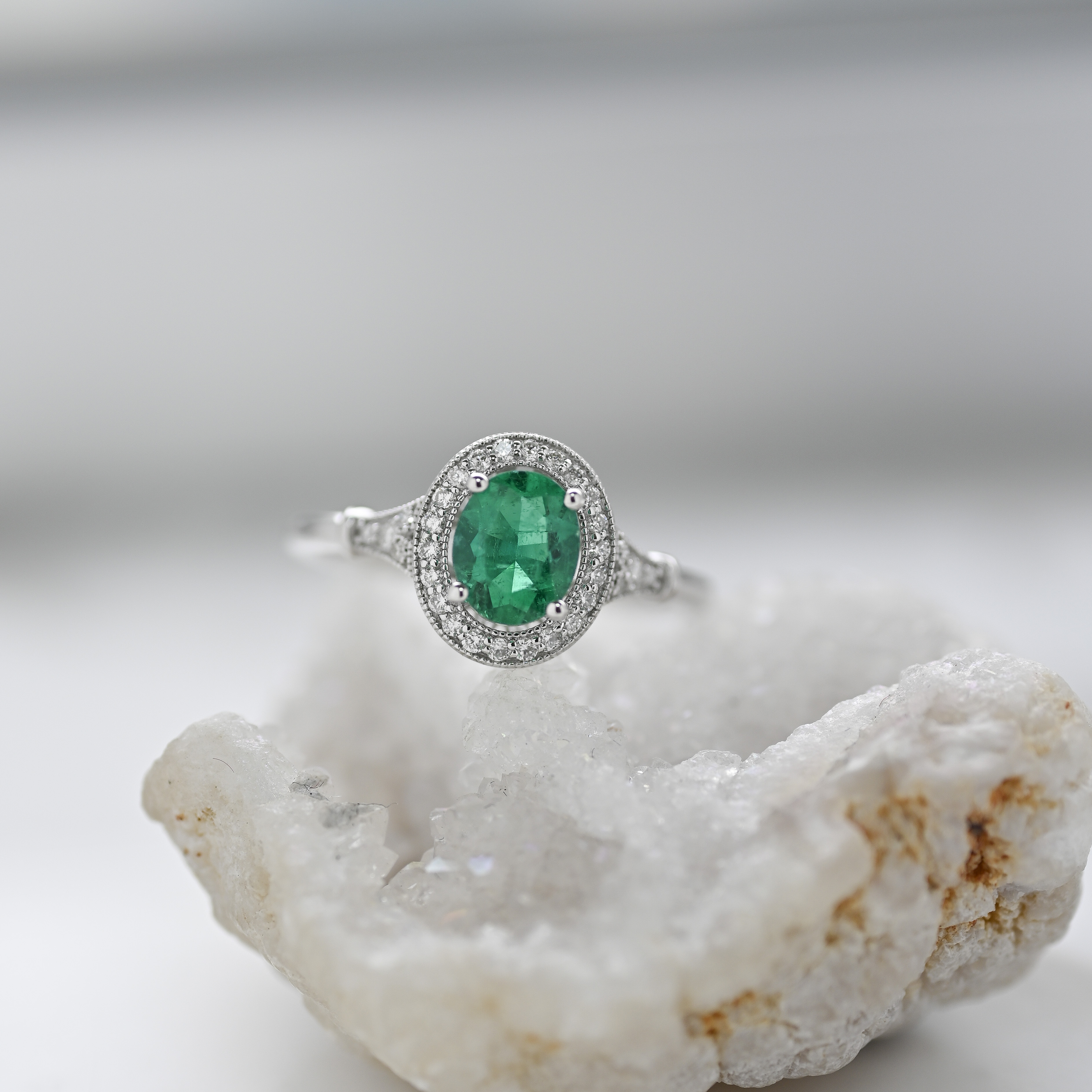 18K Art Deco Emerald Diamond Ring