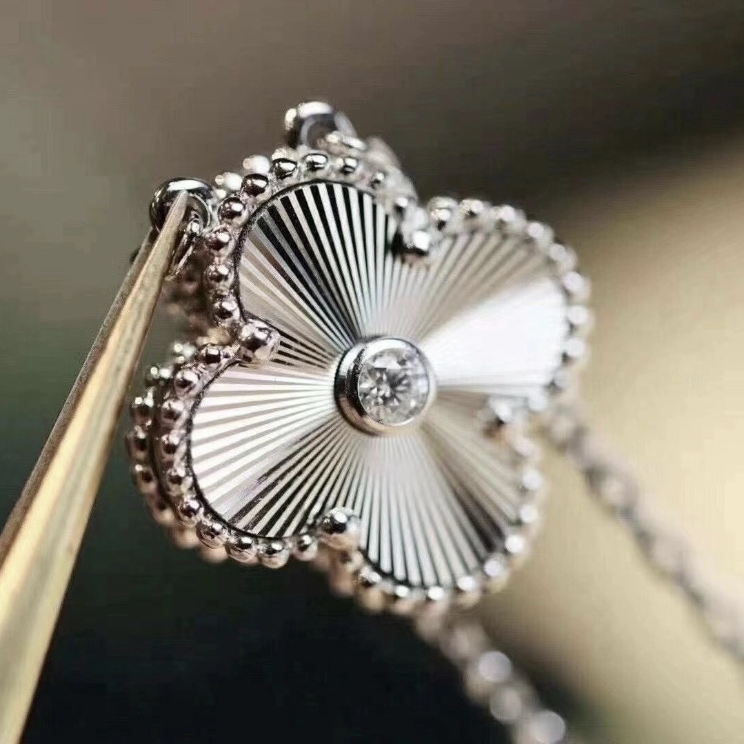 18k CNC激光水鑽四葉草中號高奢項鍊