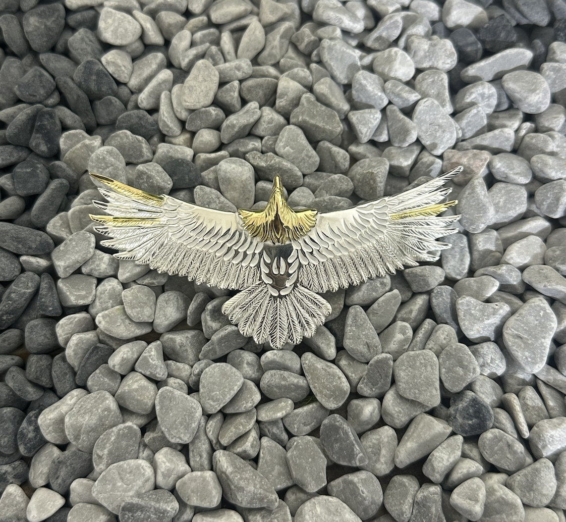金頭金翅K18 Head Eagle size L Left: 2 gold wing Right: 1 gold wing