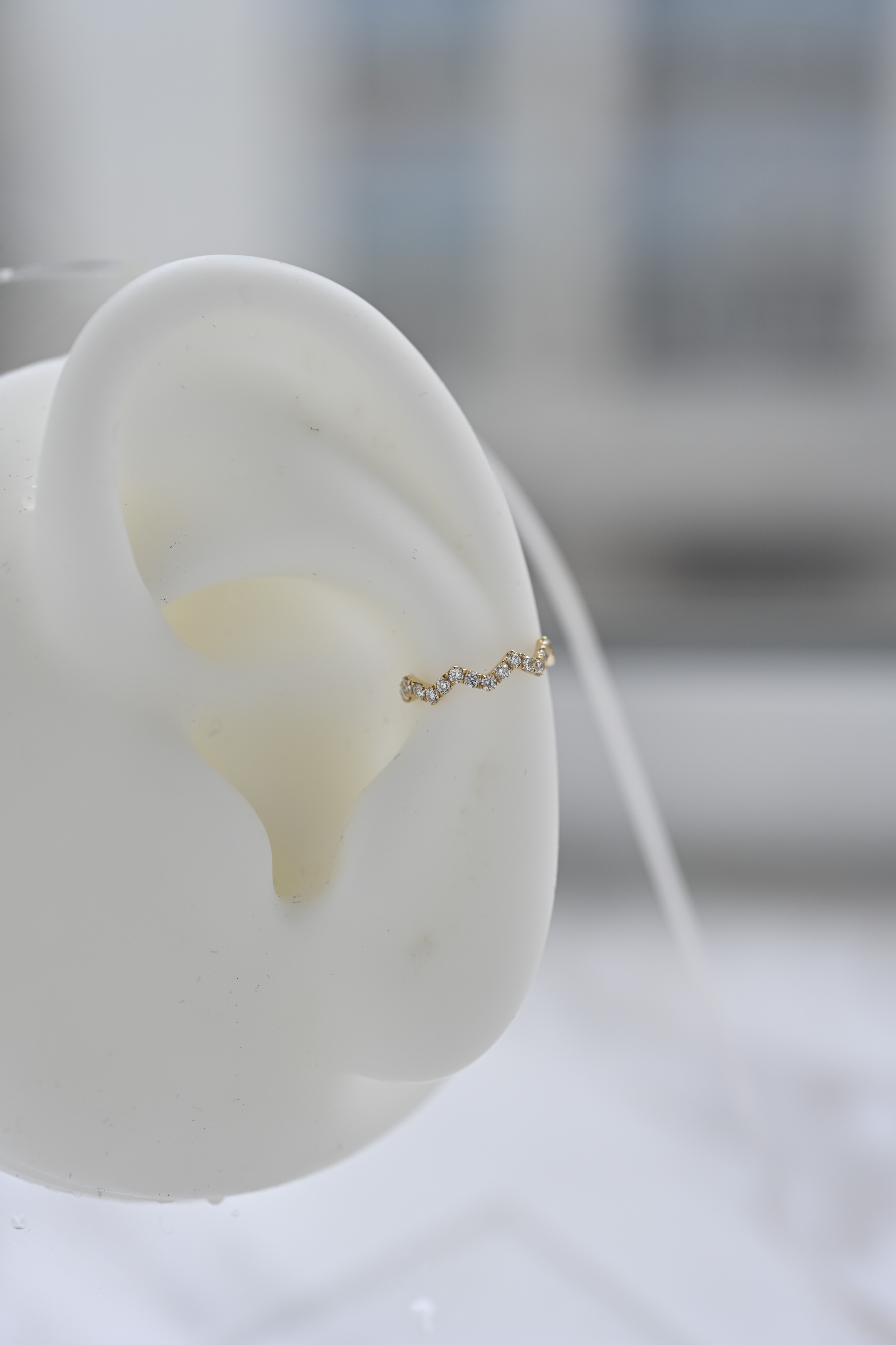 18K Flash Diamond Ear Cuff