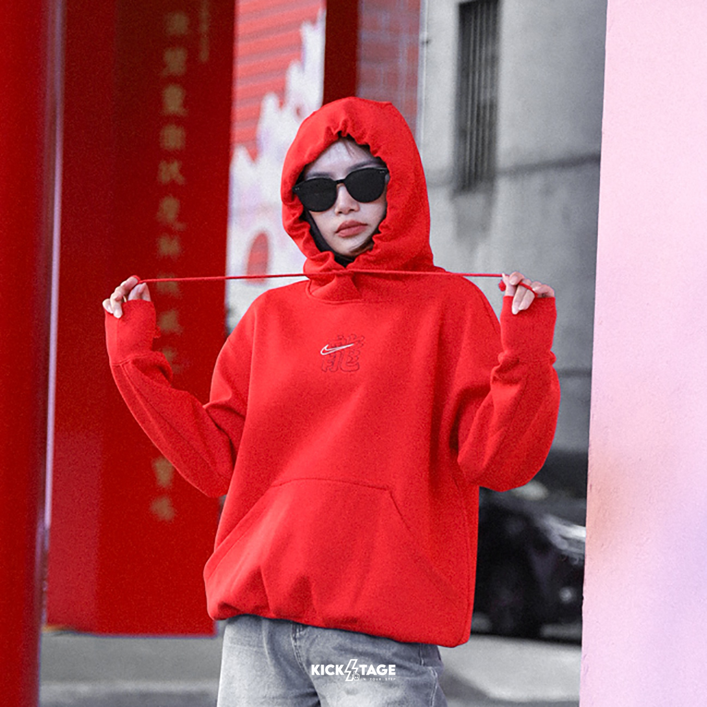 *特價商品售出不退換*女款 NIKE NSW FLEECE HOODIE 紅 龍年 刺繡 小勾 長袖 帽T【FZ6559-657】NKDRAGON 25SALE