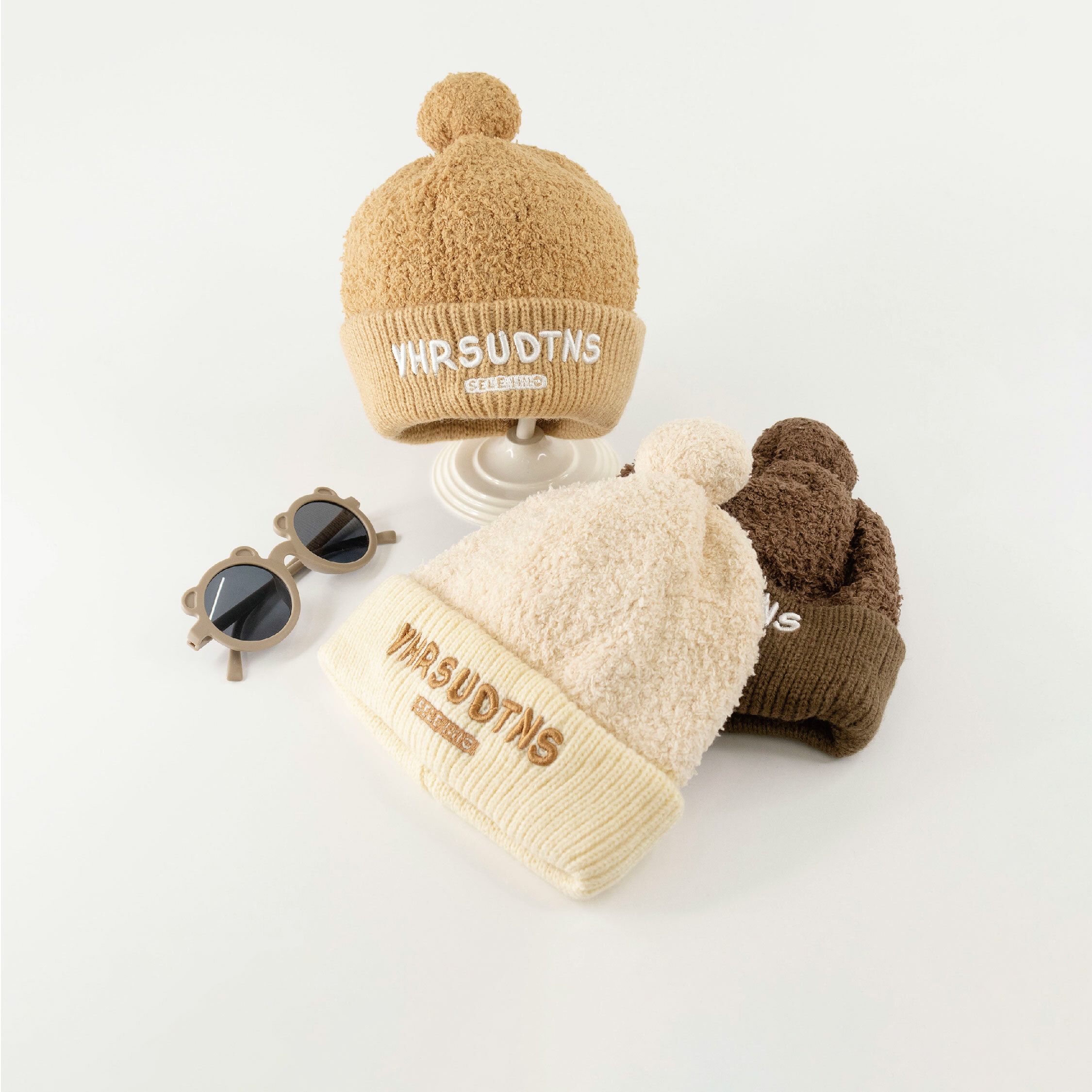 【JA1397】球球刺繡字母雙層厚保暖針織帽＊三色