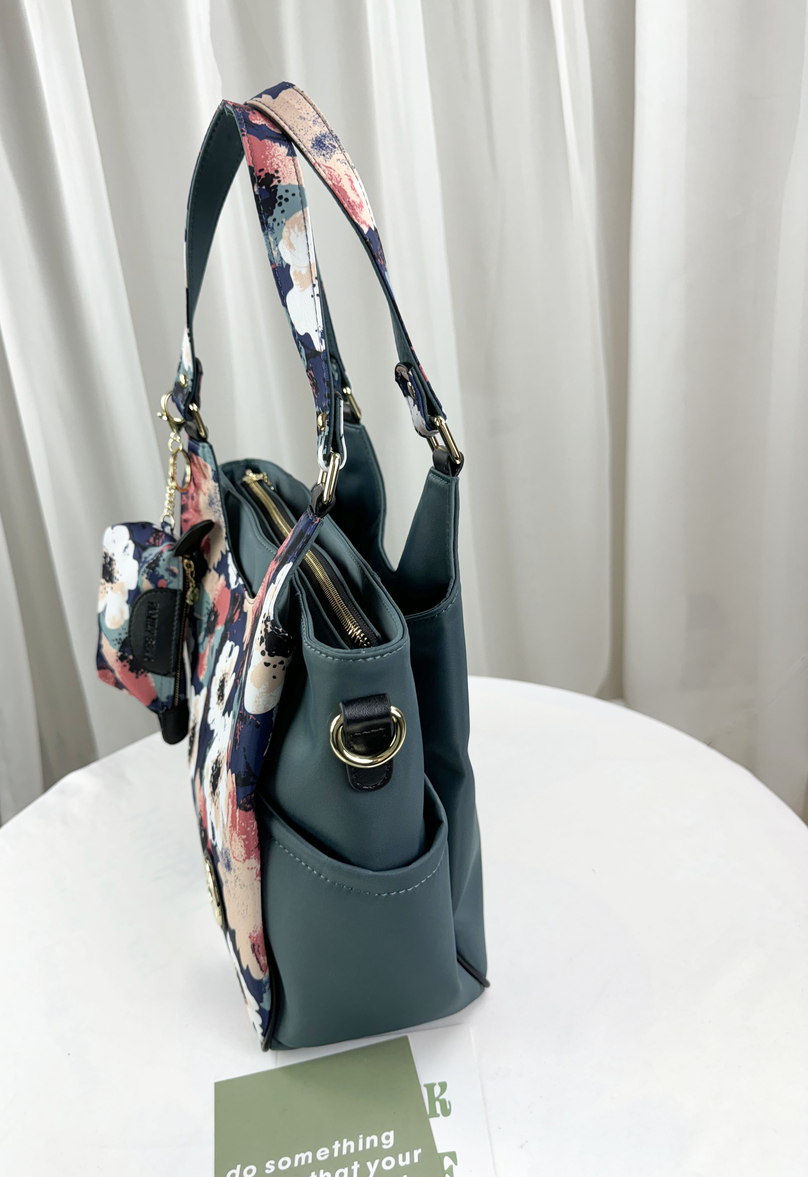 FamilyBear 藍綠花朵防潑水手提包 / 側背包 2756