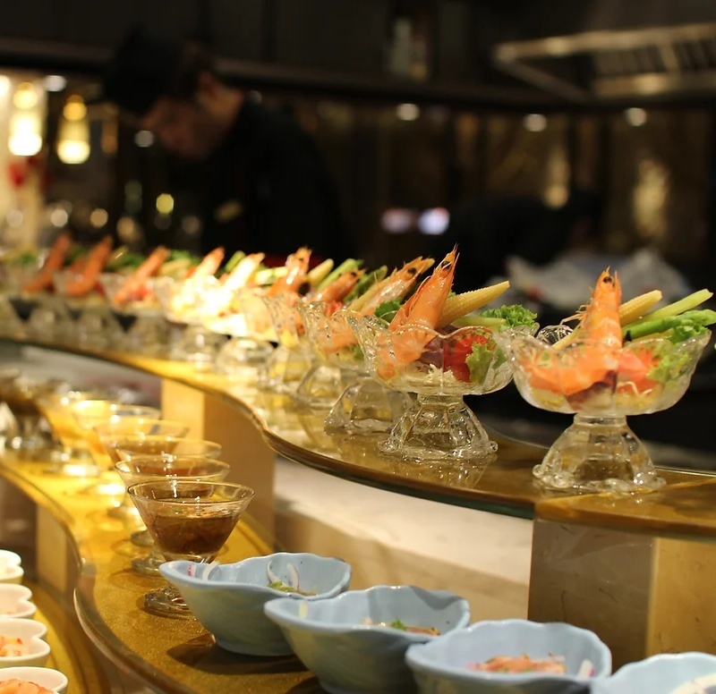 【台中潮港城】太陽百匯平日自助午/晚餐吃到飽-美味鮮蝦