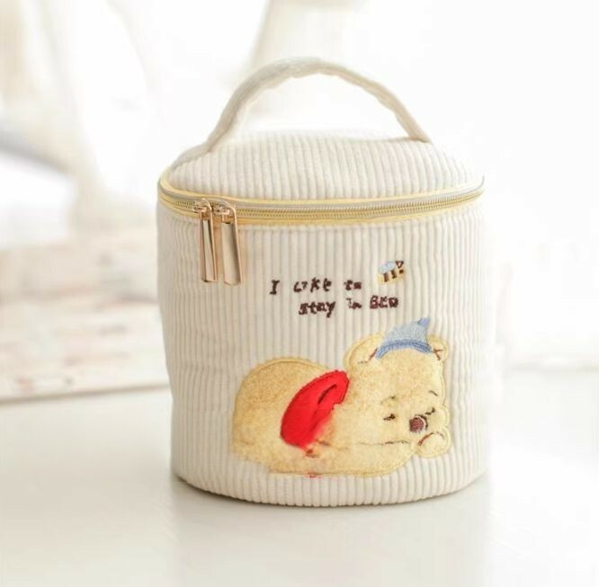 【現貨】睡覺維尼質感絨布化妝包 方包 水桶包