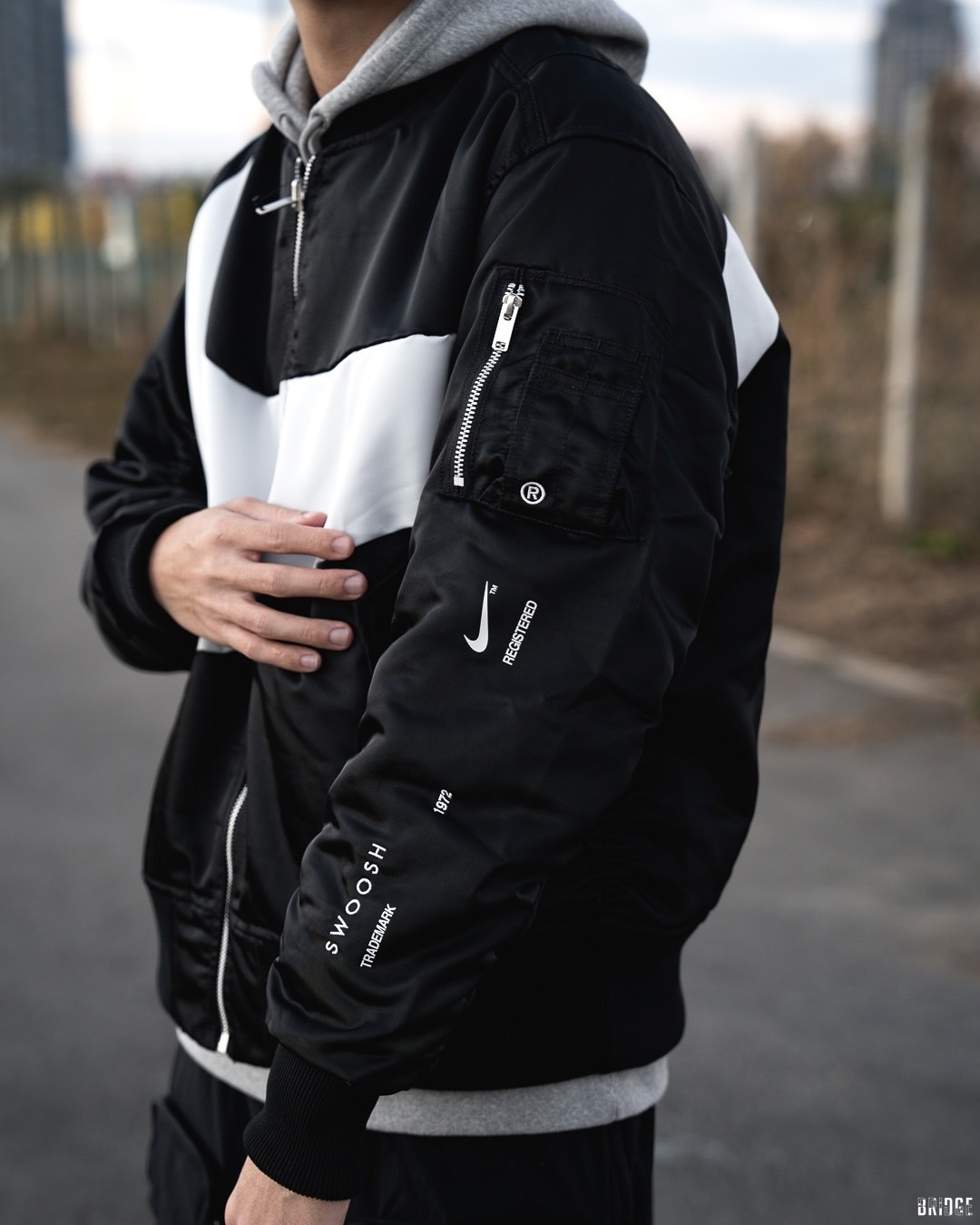 『魔王等級 神似off-white 解構工業風MA1』Nike NSW Swoosh Therma-FIT Bomber Jacket 外套