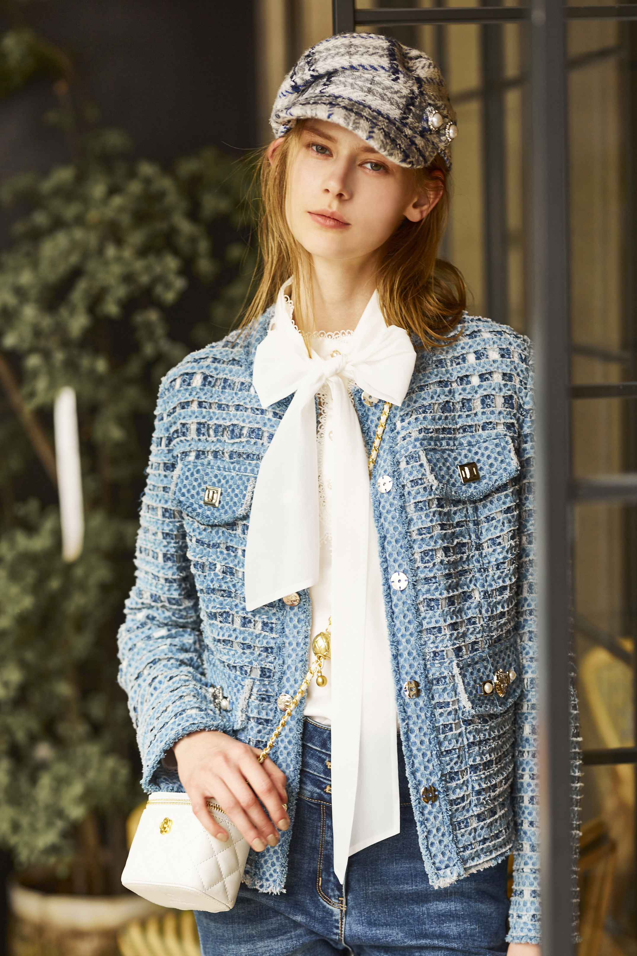 BC16907A1 白色玫瑰山谷綁帶襯衫