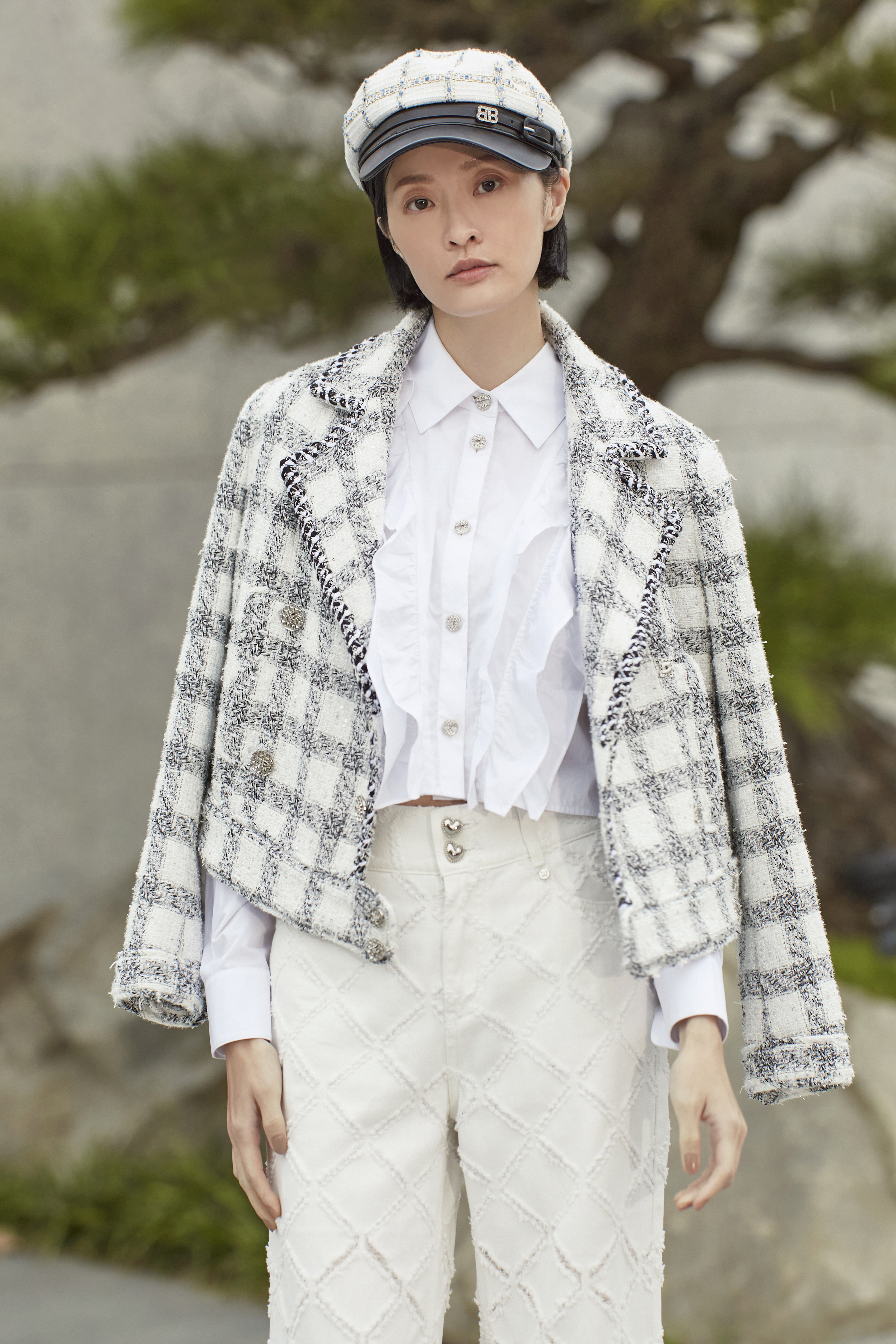 BC15035A1荷葉門襟白襯衫