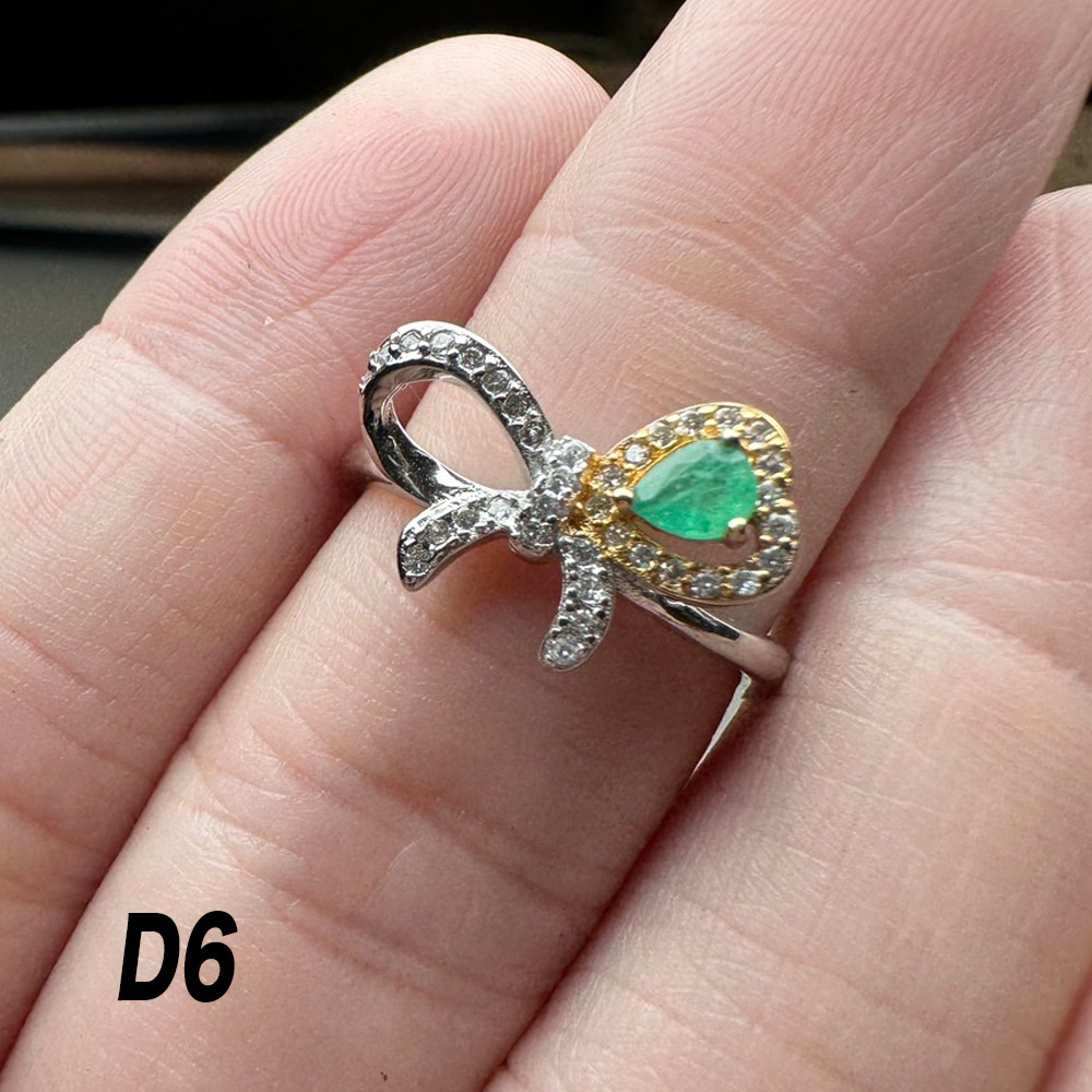💚 祖母綠蝴蝶結戒指
