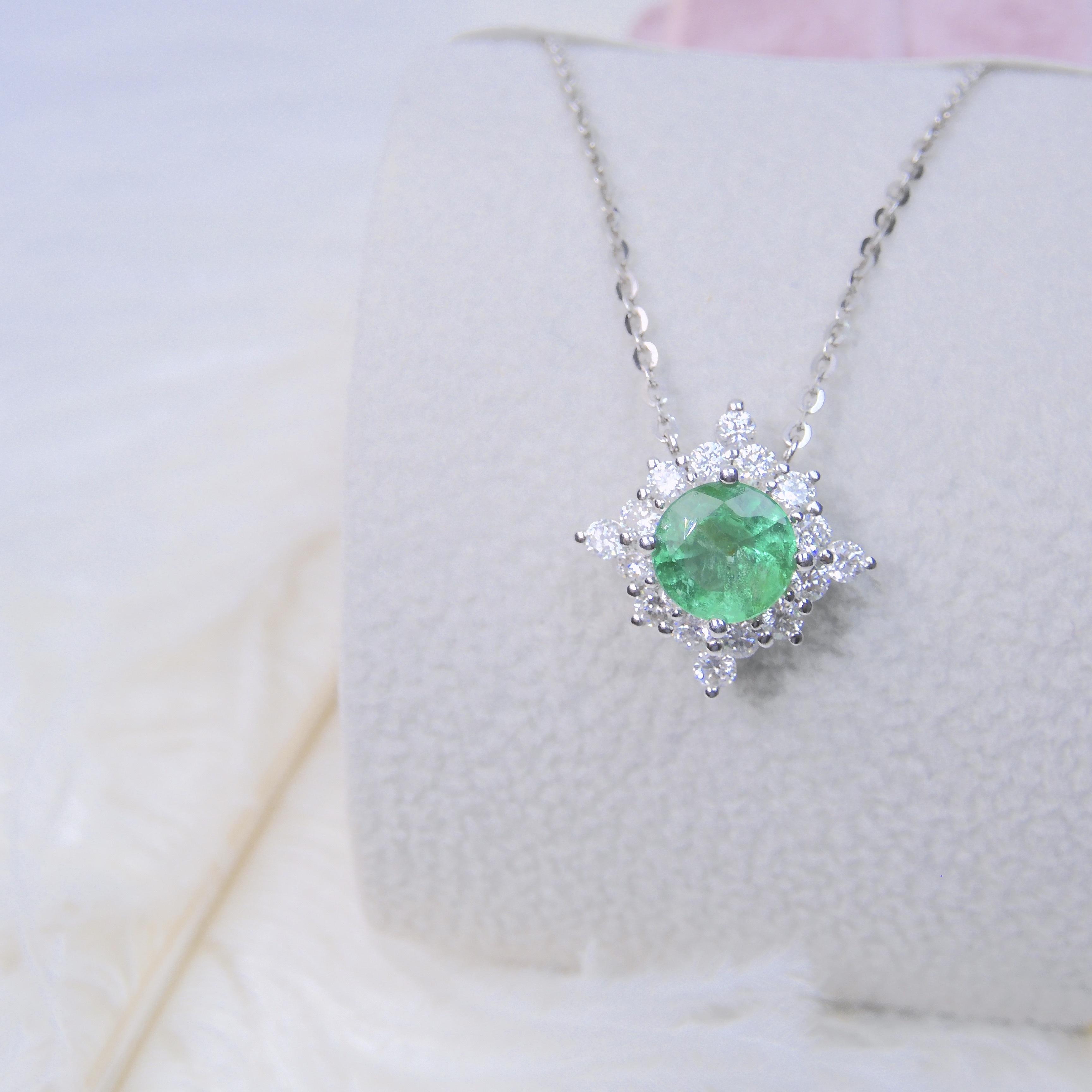 18K金 1.015ct 綠寶石項鏈