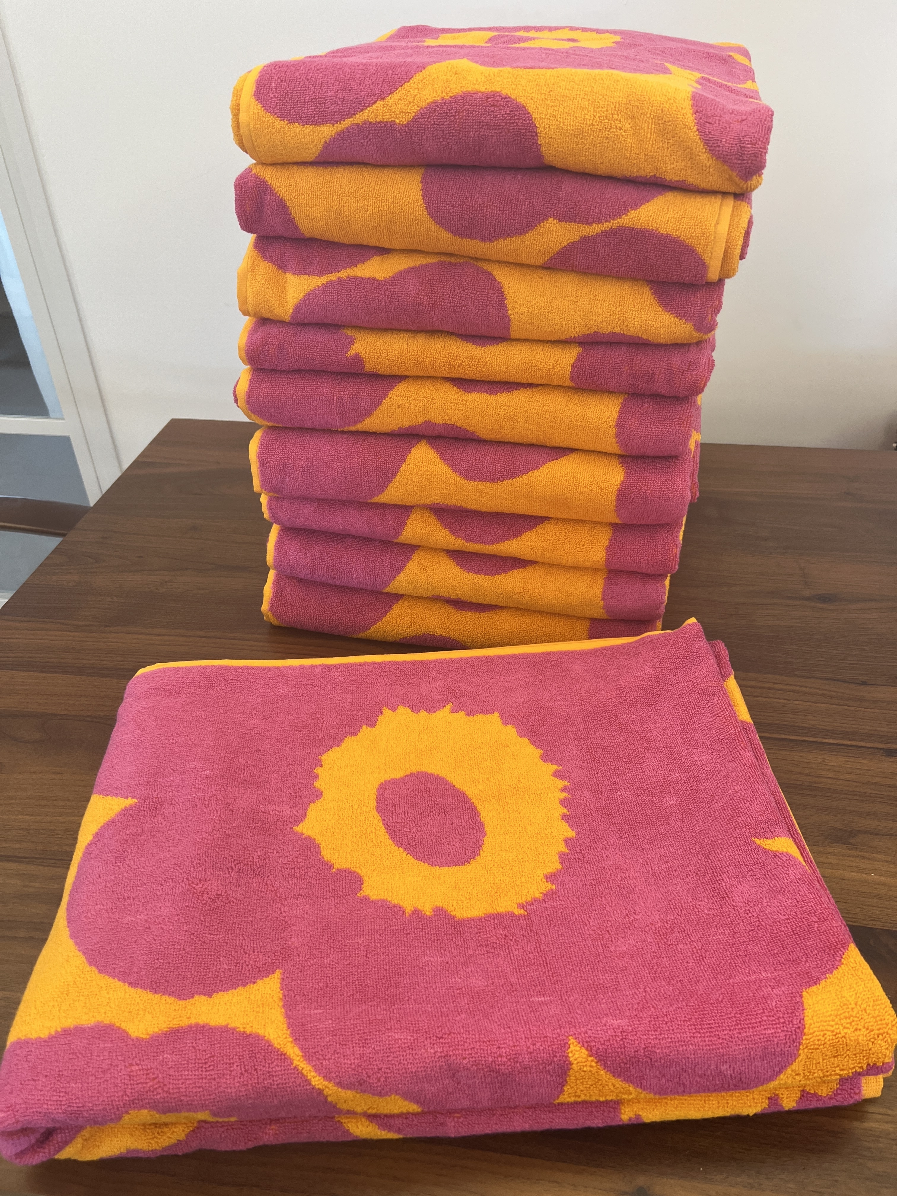 Marimekko 大沙灘毛巾 (size 100 x 180 cm 比平常大毛巾更大)