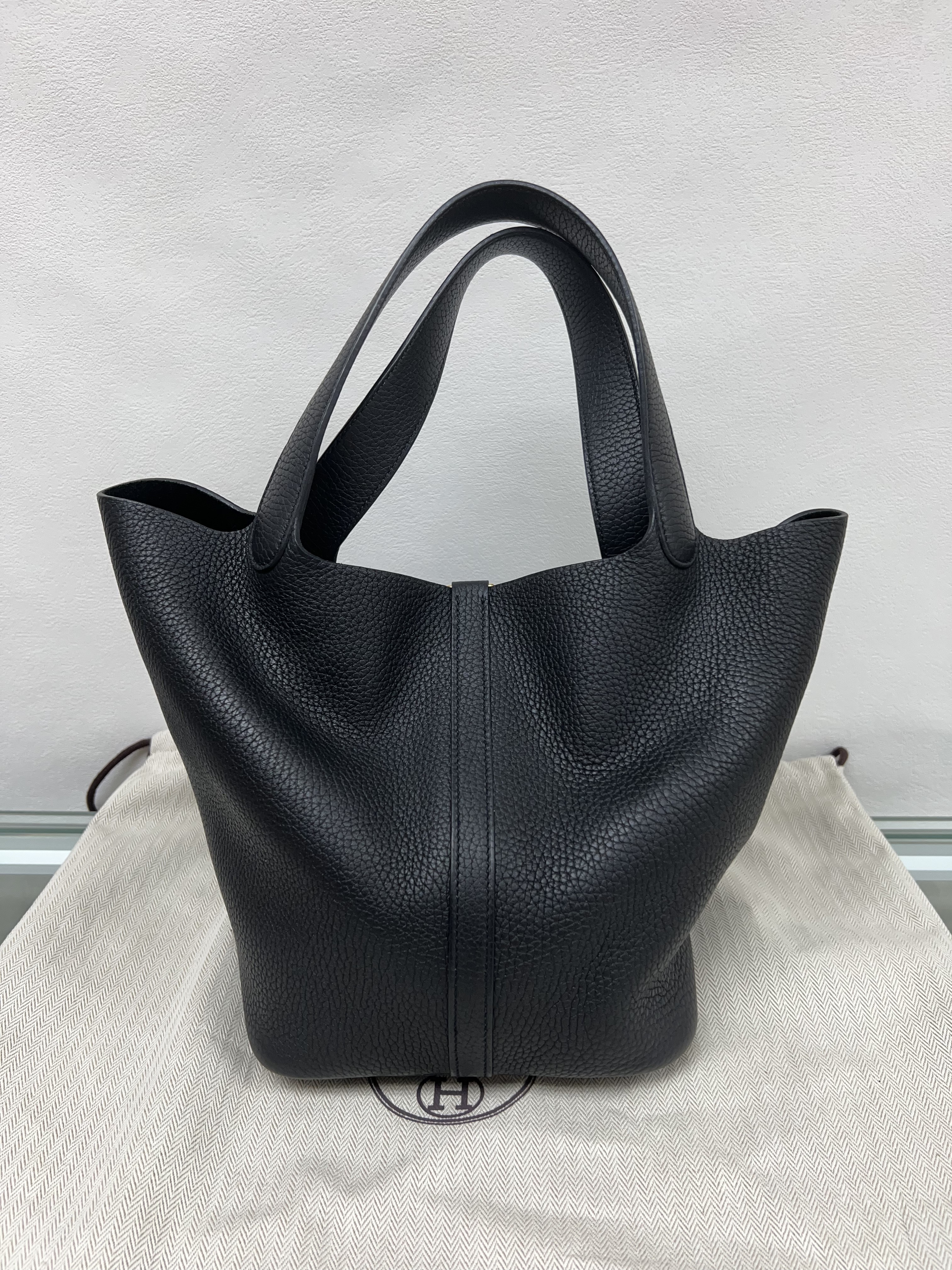 Hermes Picotin 22 / P22 / Black GHW / Stamp Z