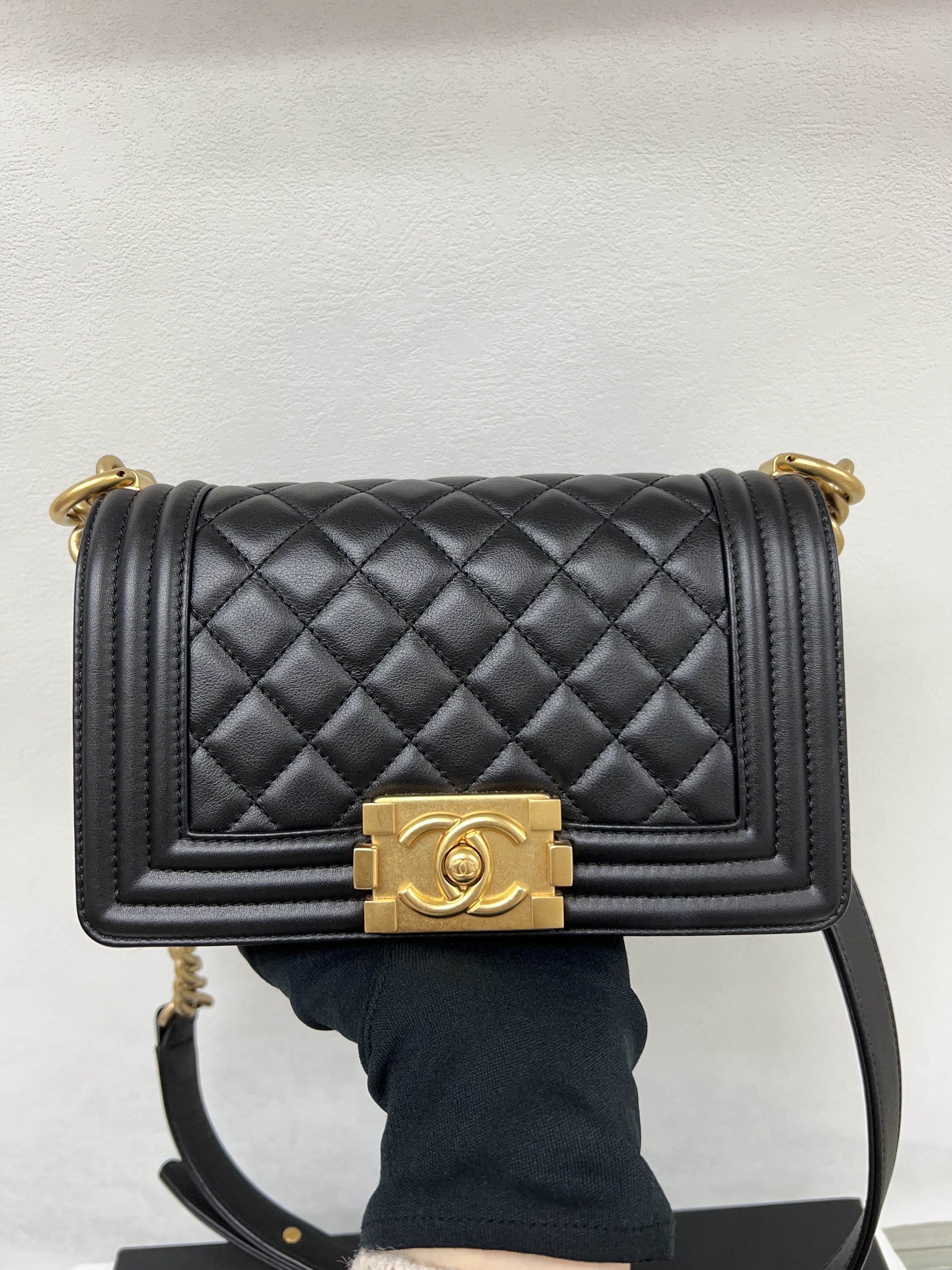 Chanel Boy 20 small (black calfskin)