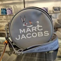 [S] MARC JACOBS 4R3HCR014H02-034 BUGS BUNNY PRINT CROSSBODY BAG,ROCK GREY, 196611110761 (SMJ212)