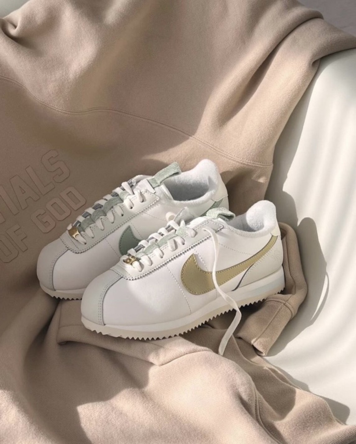 KTQ STORE ‧ Nike Cortez "Sail" 金綠 FV3639-171