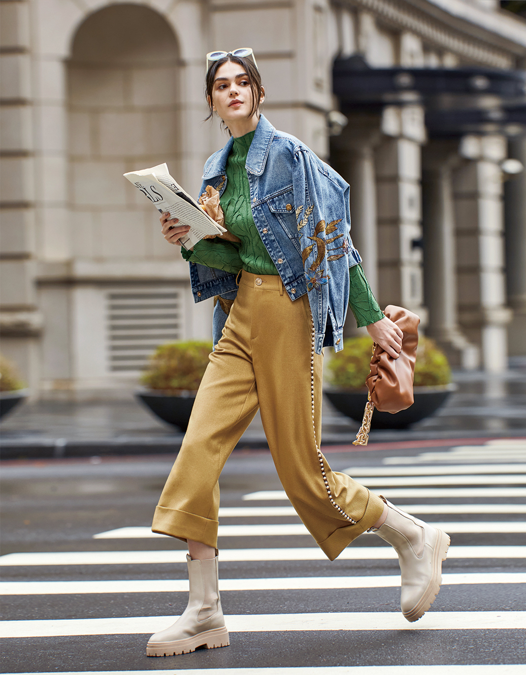 BC15023B1 珍珠側邊裝飾直筒反摺長褲