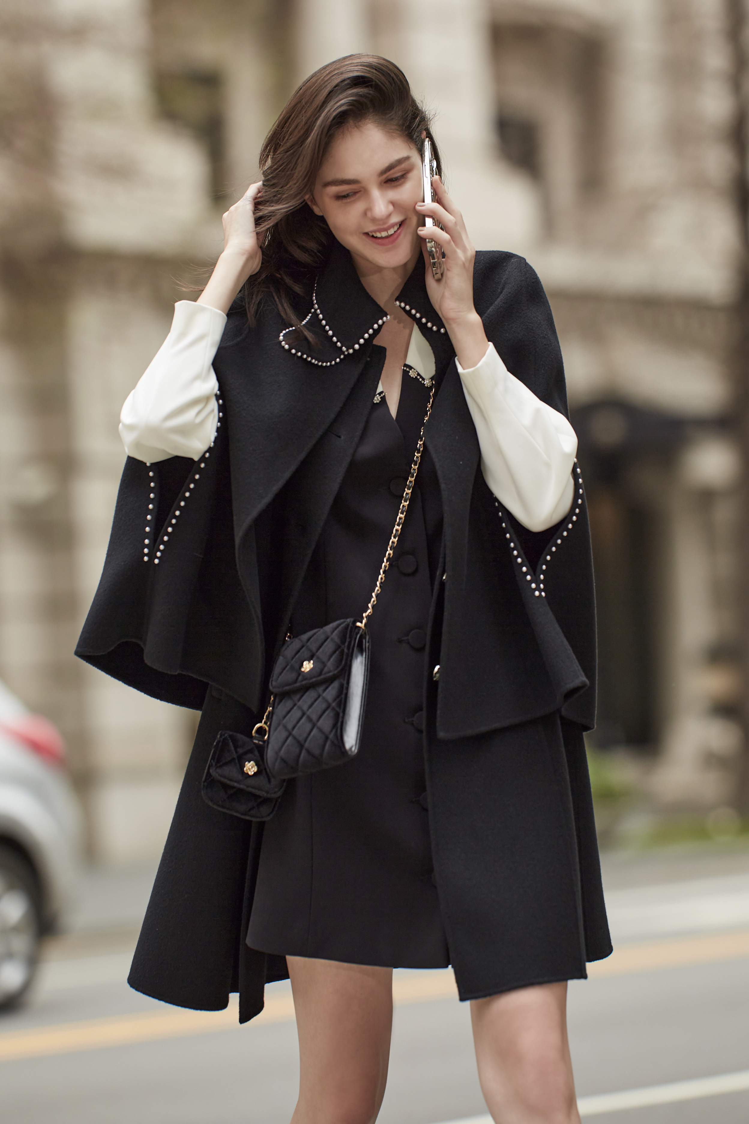 BC15380D1閃鑽飾條披風外套