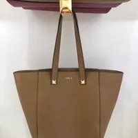 [S] FURLA WB00642-BX0929 AFRODITE SHOULDER TOTE BAG,CARAMELLO f, 8050597166780 (SF250)