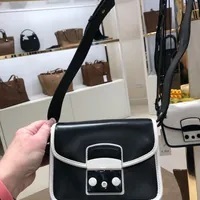 [S] FURLA WB00217-A.0463-P9600 METROPOLIS MINI CROSSBODY,NERO+TALCO, 8050560972837 (SF256)