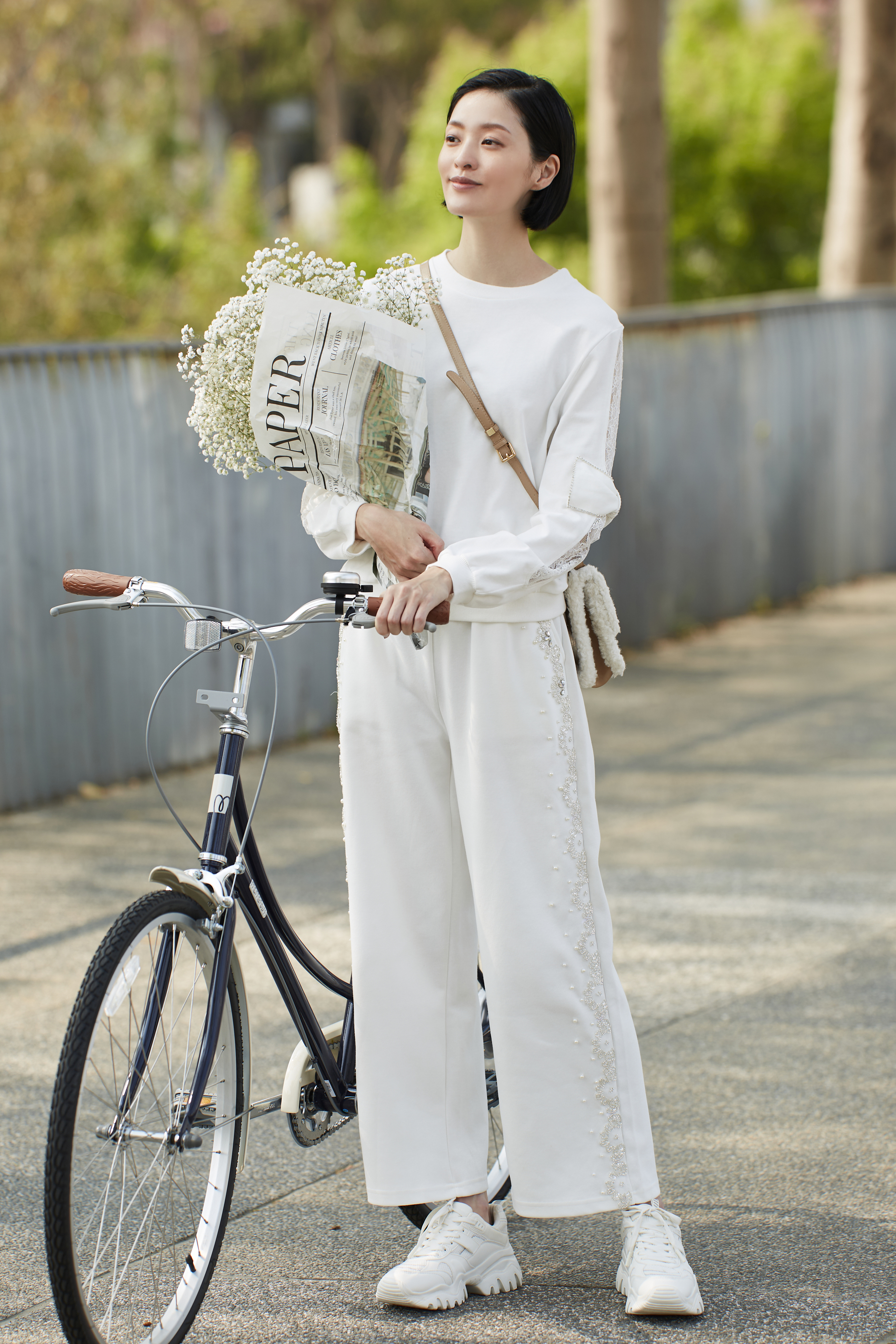 BC15355B1鑽石亮片飾條休閒褲