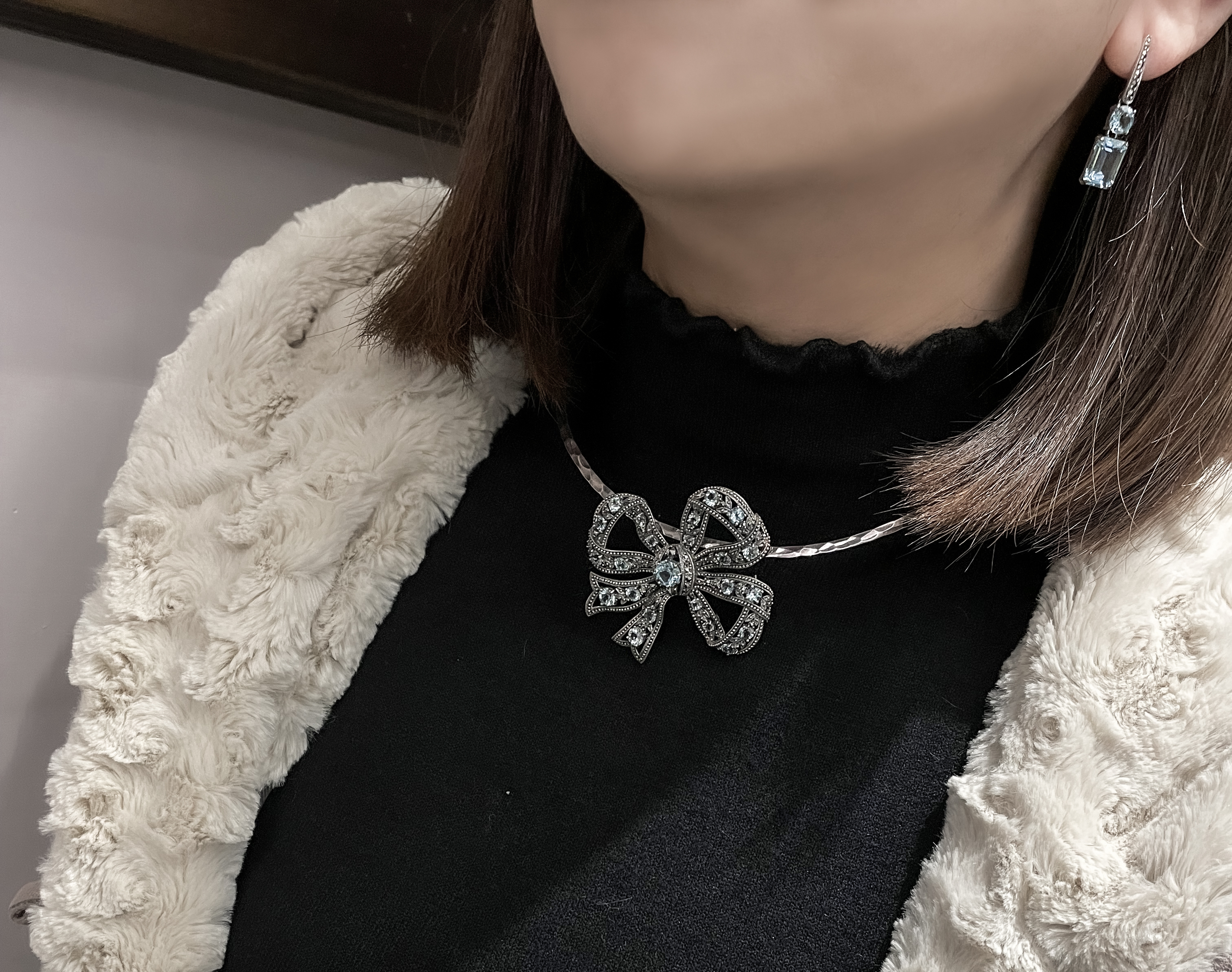 拓帕石蝴蝶結胸墜