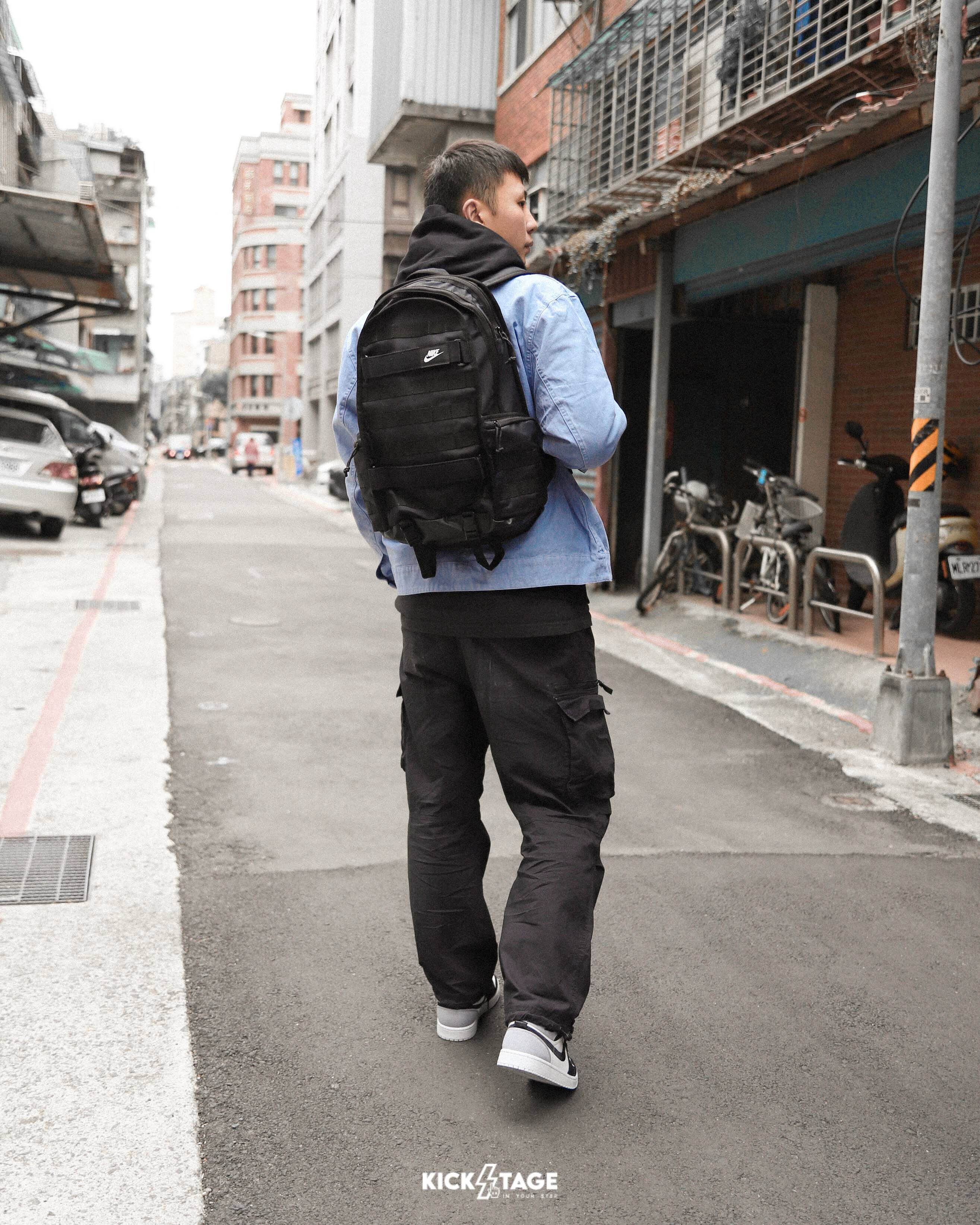 <特價65折，不退換>NIKE SPORTSWEAR RPM 黑白多夾層 15吋筆電夾層 後背包 背包【FD7544-010】26升