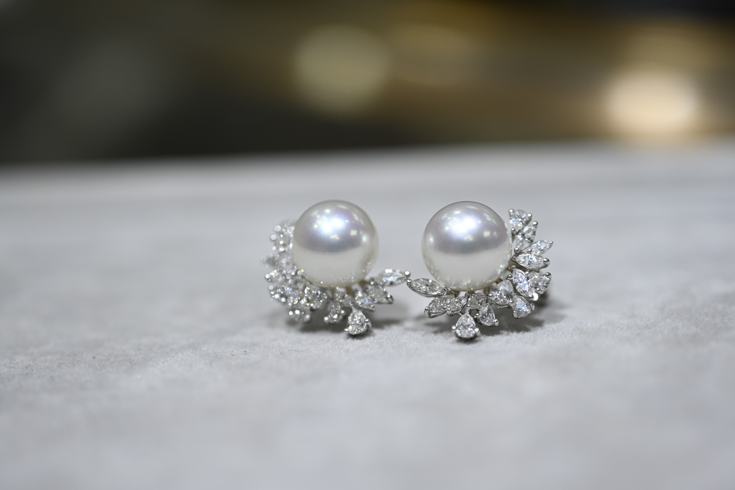 18K Glamorous South Sea Pearl Diamond Earring
