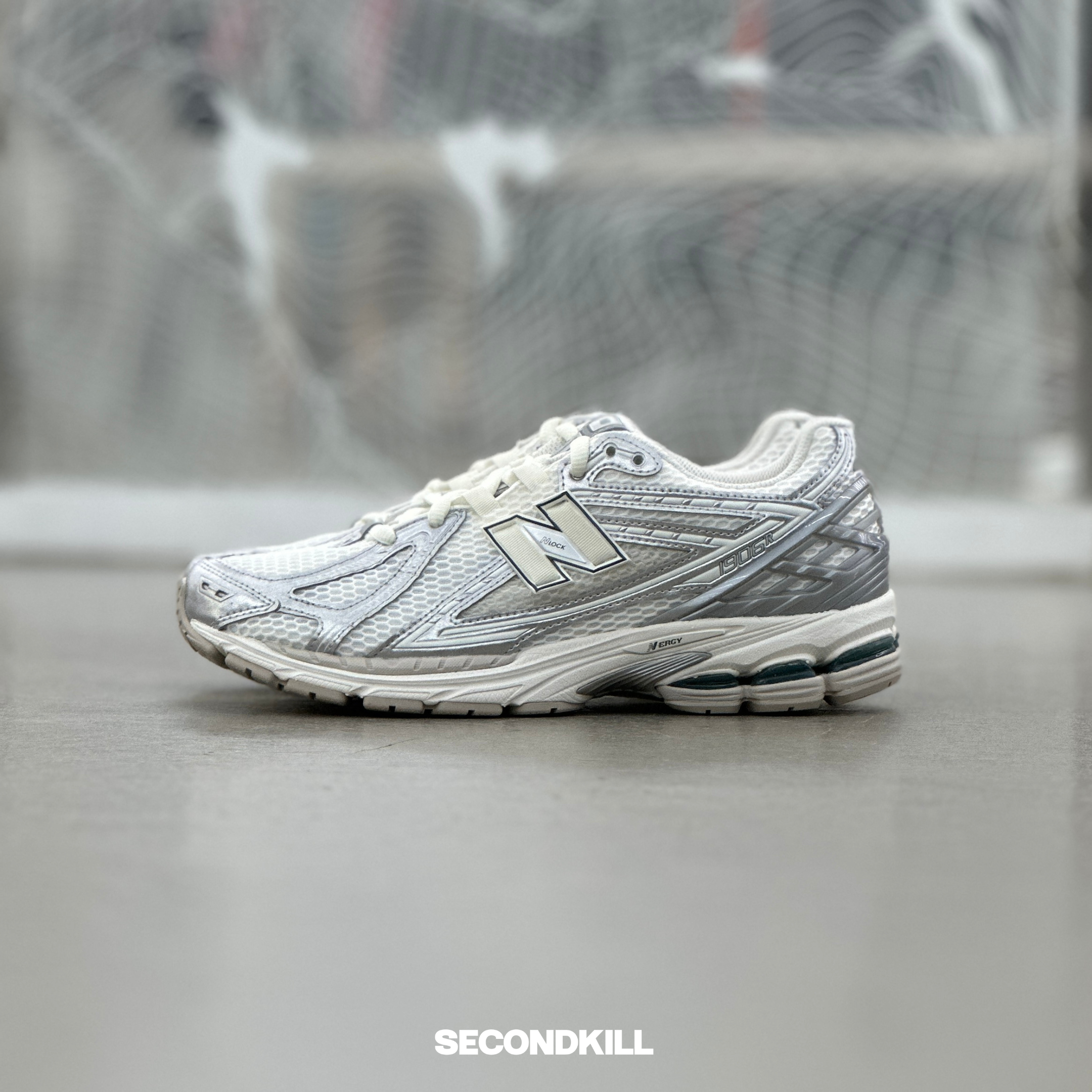 New Balance M1906REE