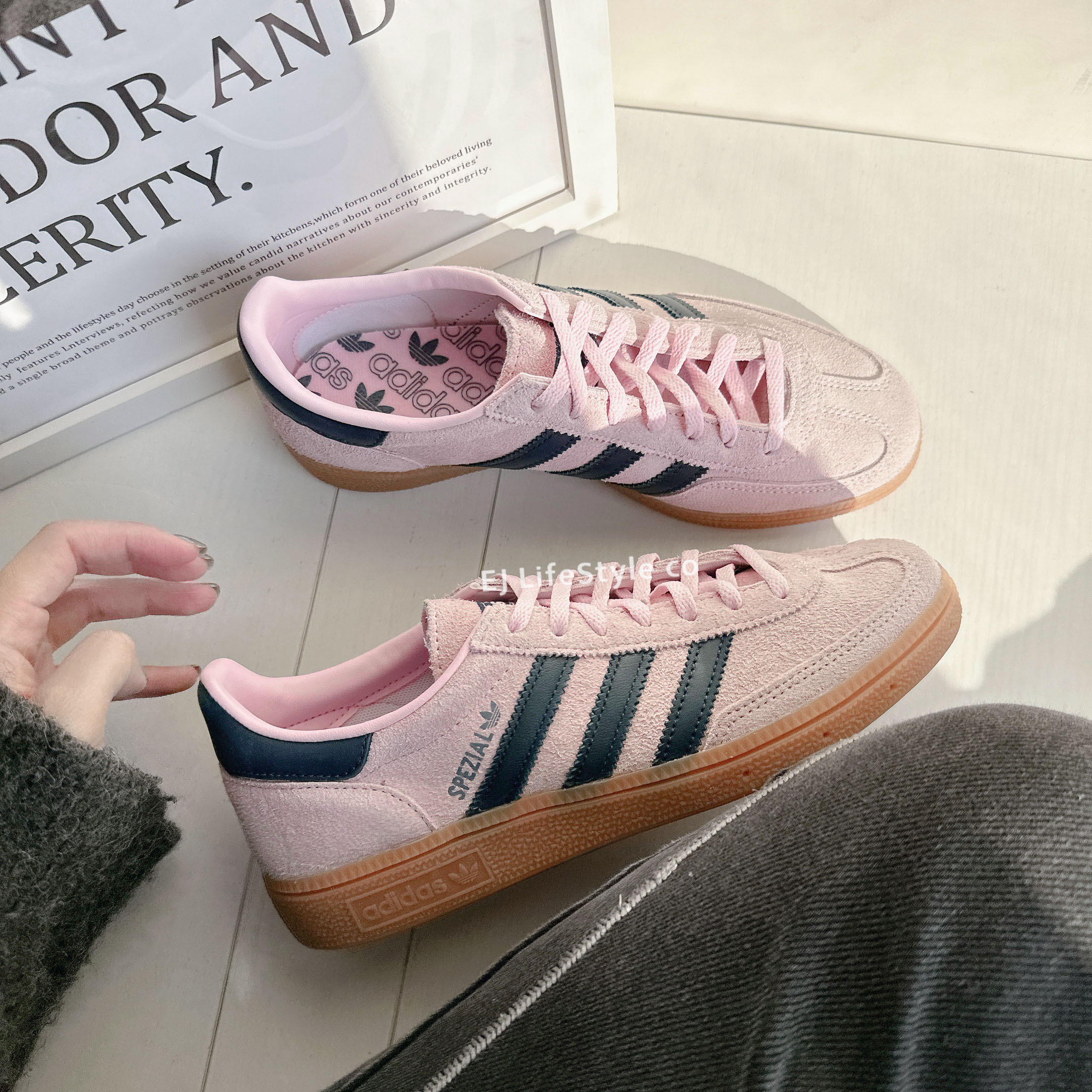 ADIDAS HANDBALL SPEZIAL W 粉色麂皮焦糖底女鞋IF6561