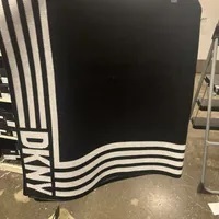 [S] DKNY LUXE LOGO SCARF,BLACK, 755404502932 (SD726)