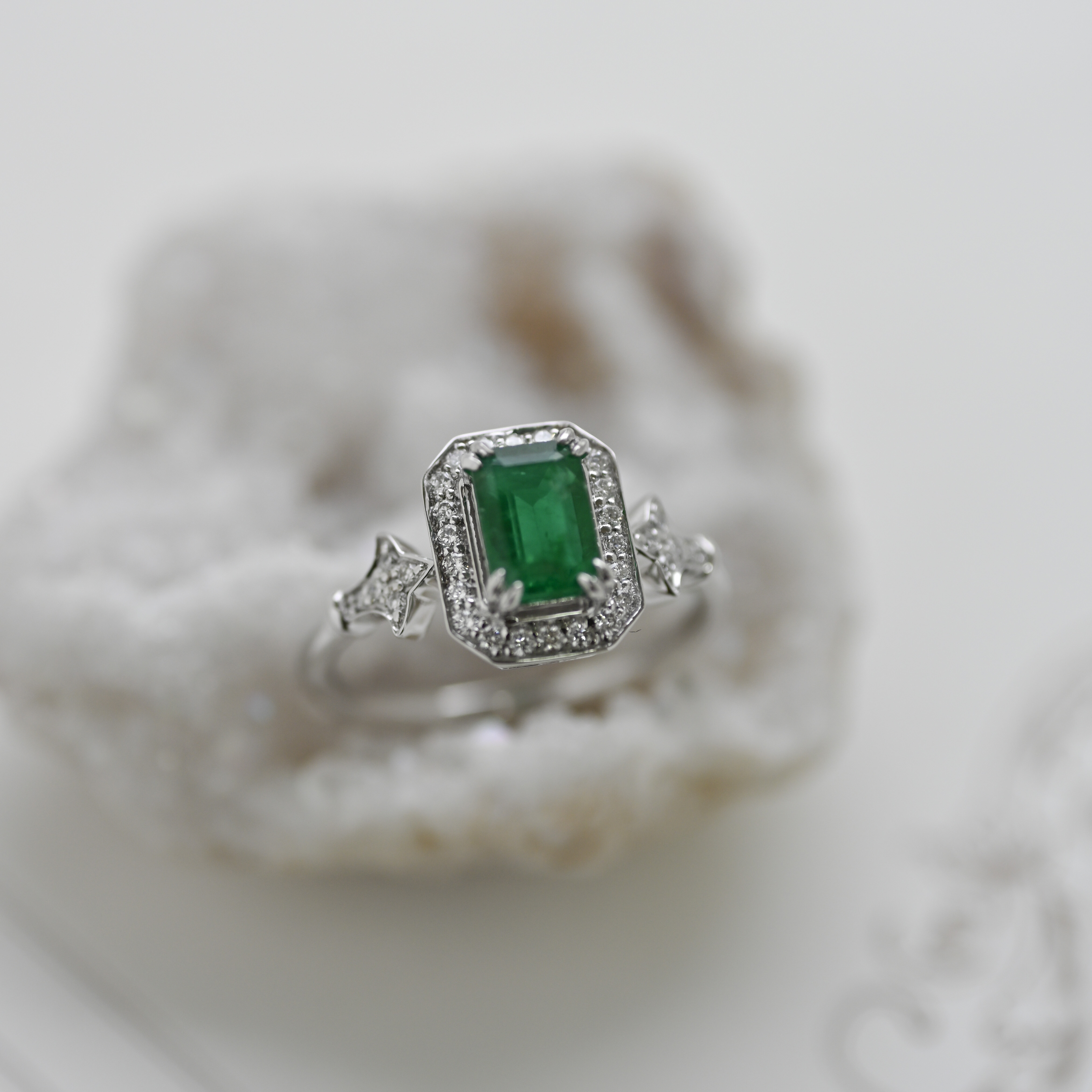 18K Art Deco Emerald Diamond Ring