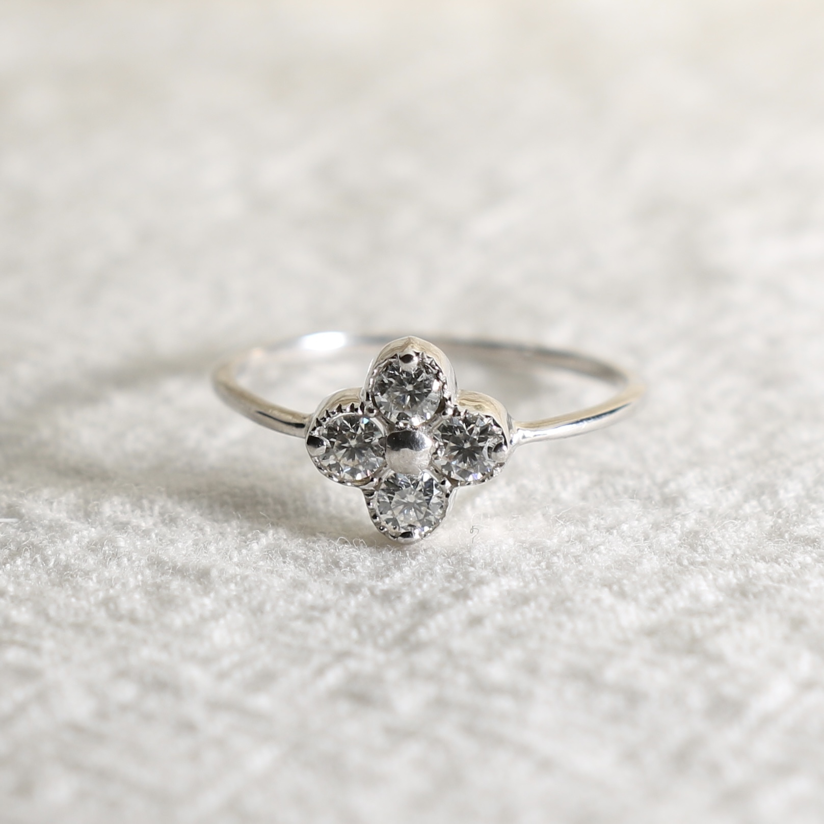 日本天然半貴石-Clover Ring-Moissanite莫桑石